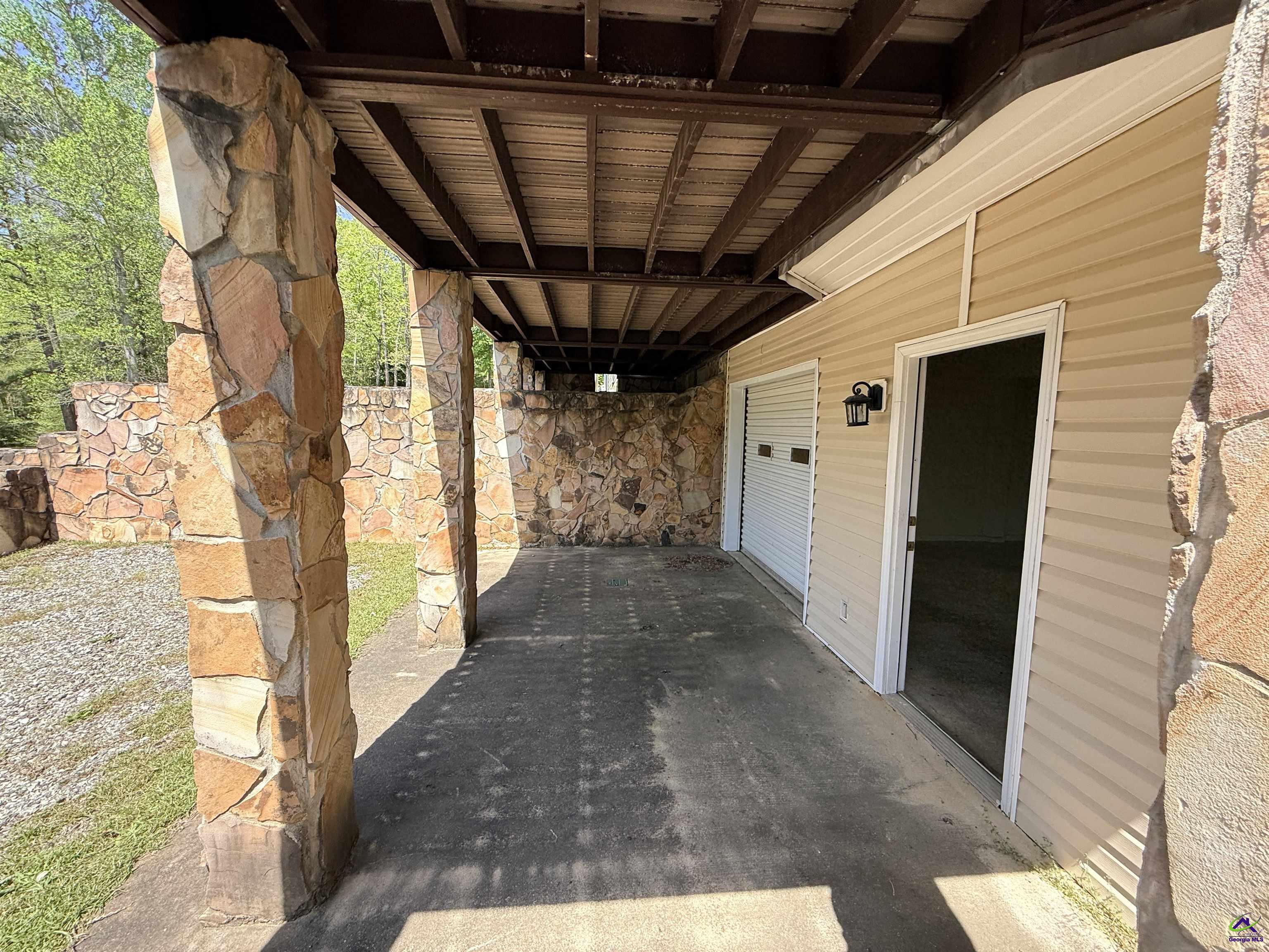 611 Moncrief Rd