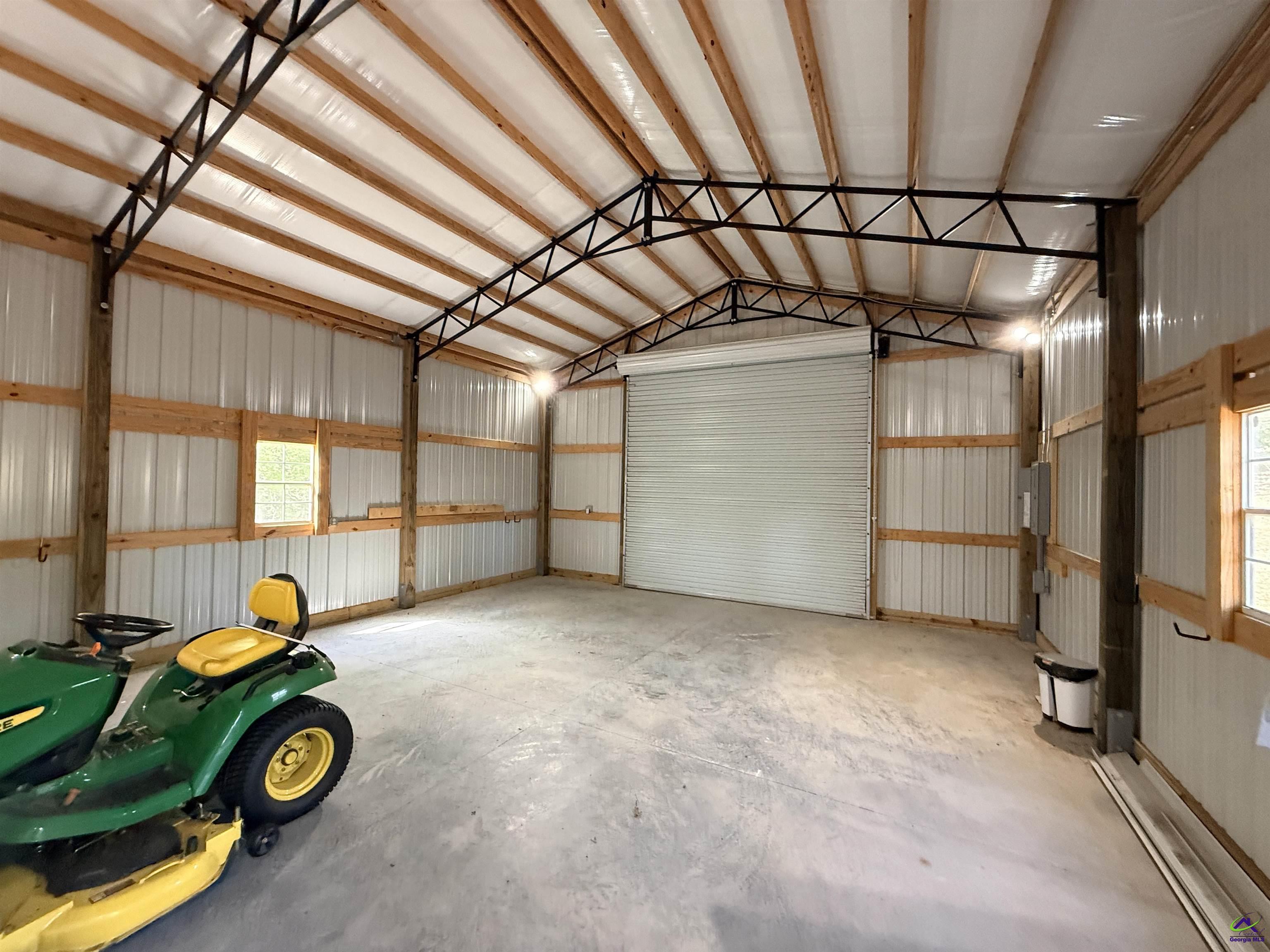 611 Moncrief Rd
