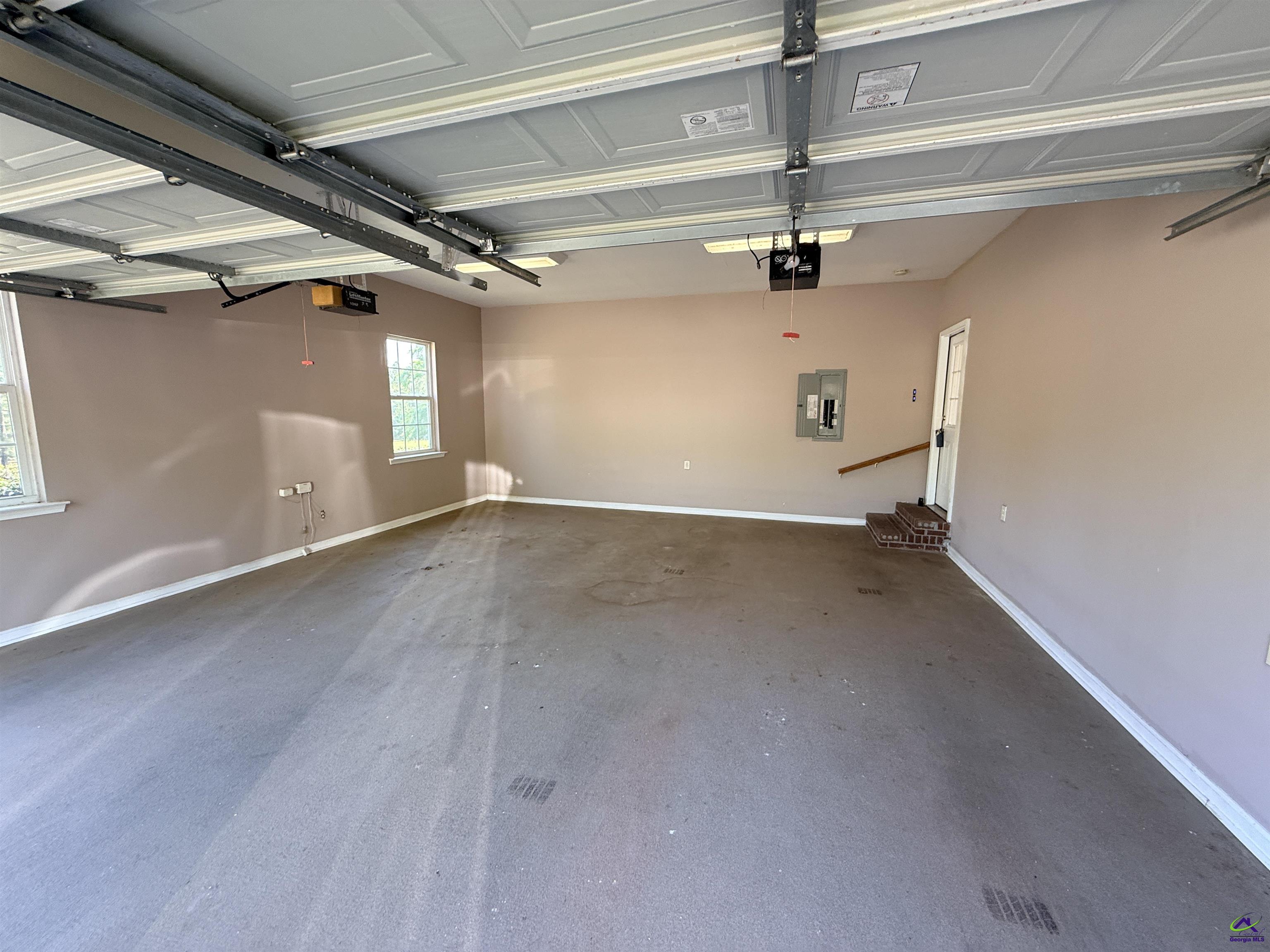 611 Moncrief Rd