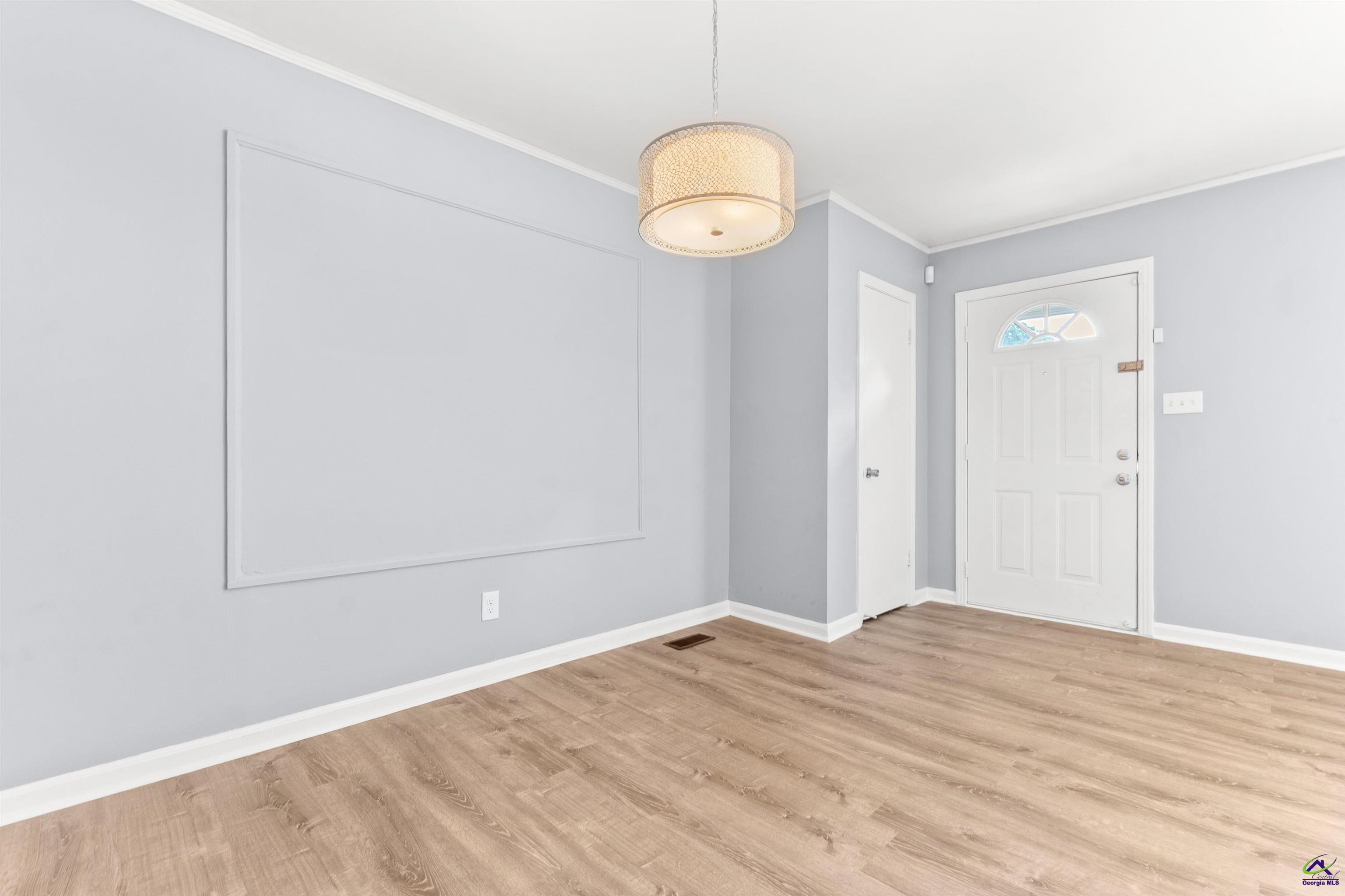 103 Woodlawn Avenue