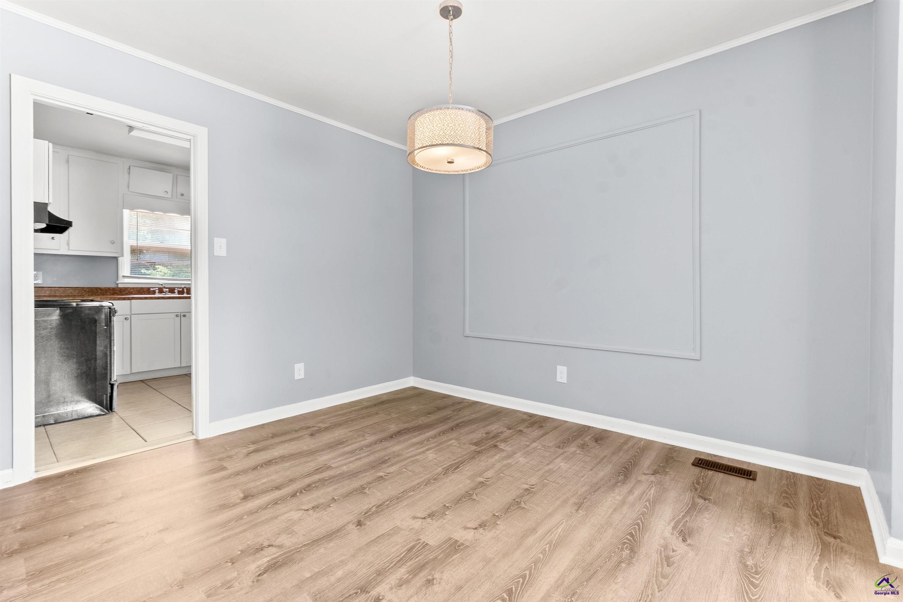 103 Woodlawn Avenue