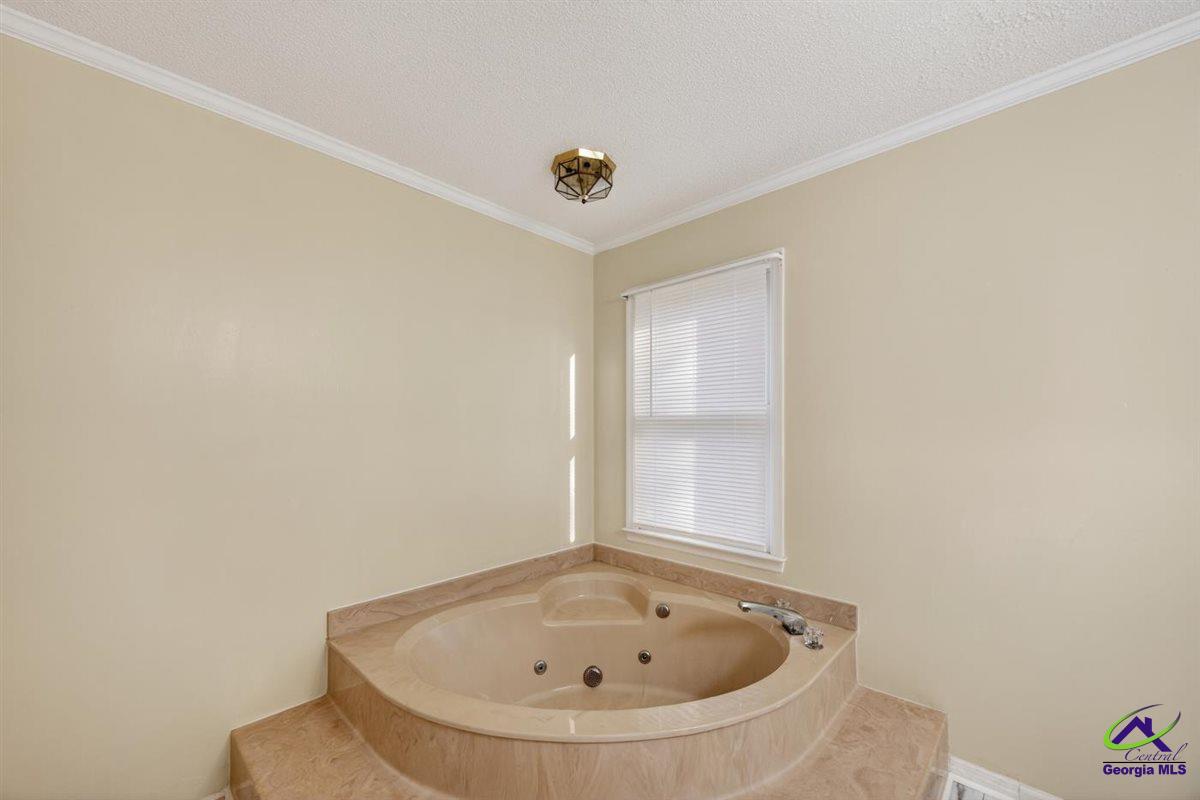 114 Nassau Ct