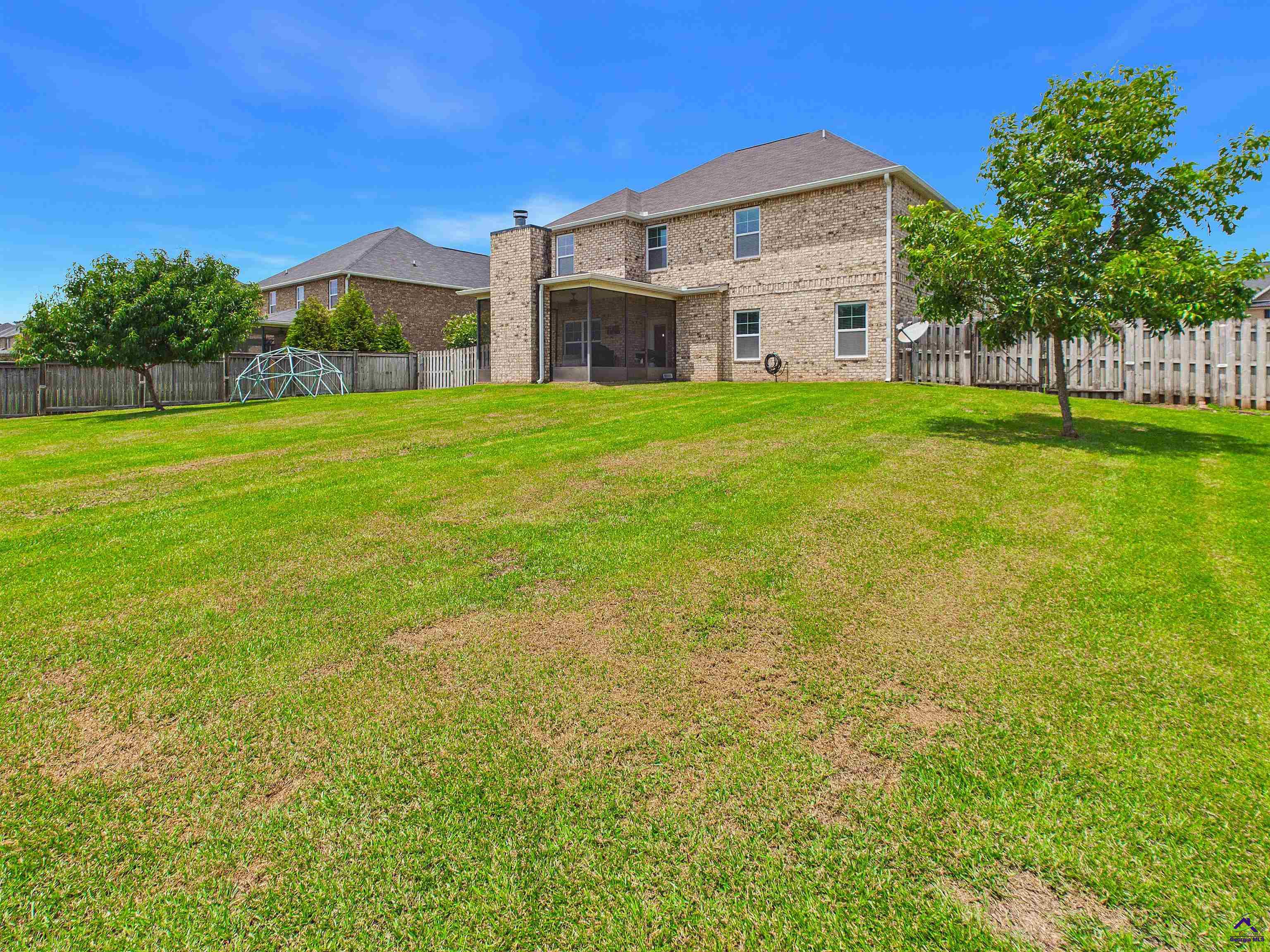 718 Bedfordshire Lane