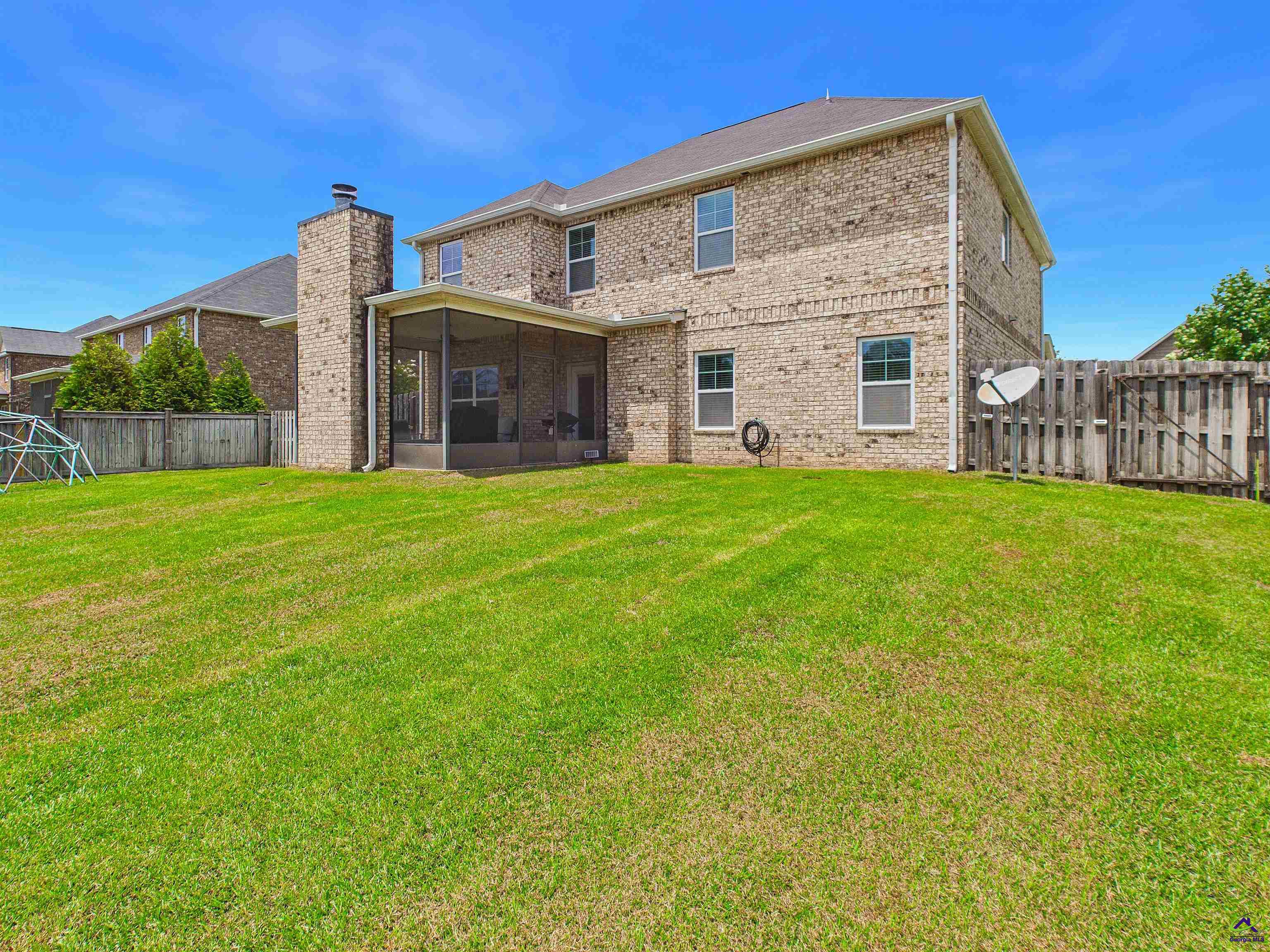 718 Bedfordshire Lane