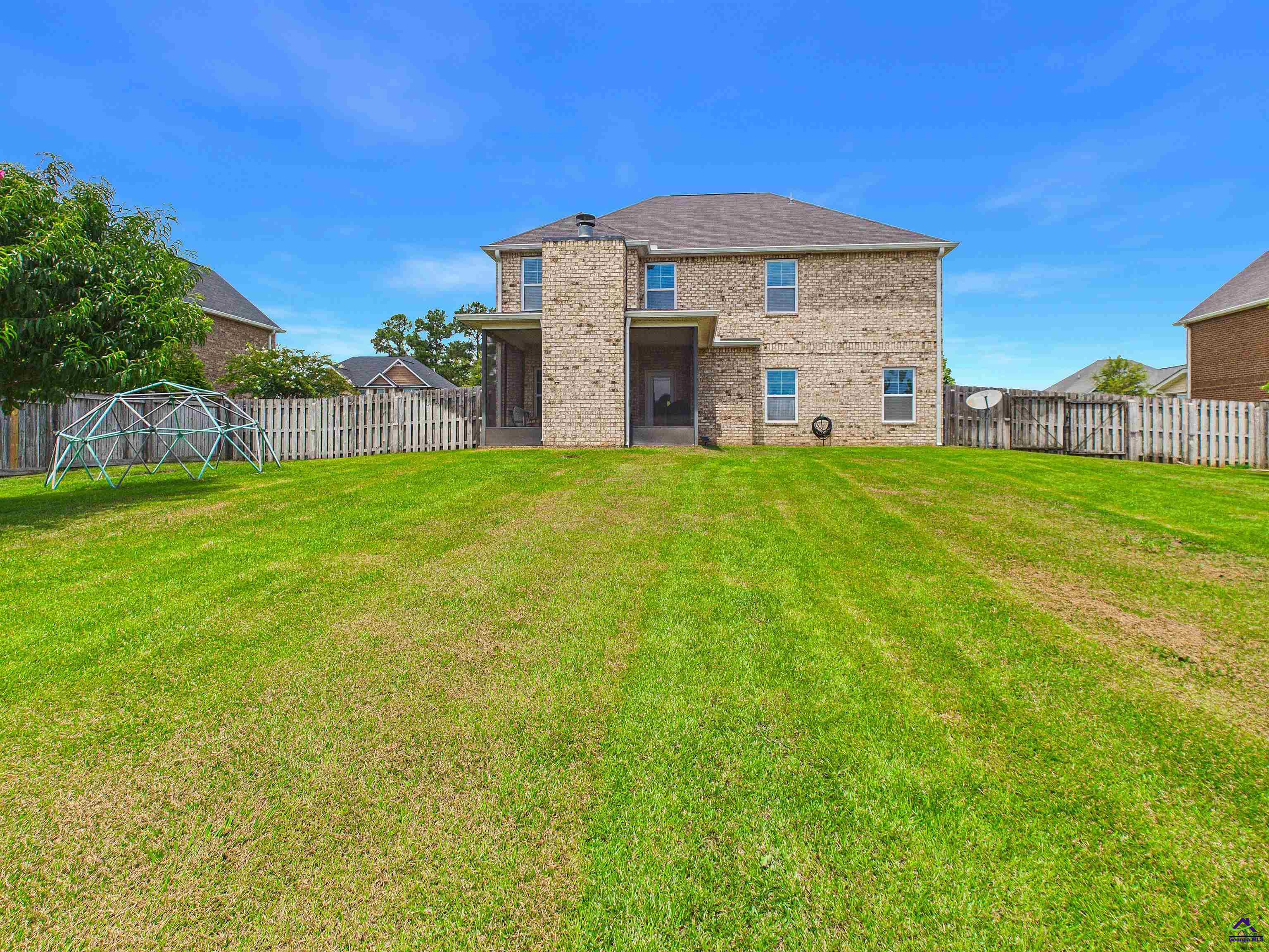 718 Bedfordshire Lane