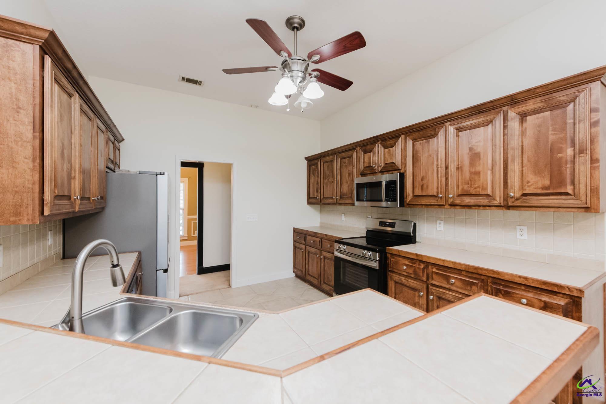 603 Woods Edge Way