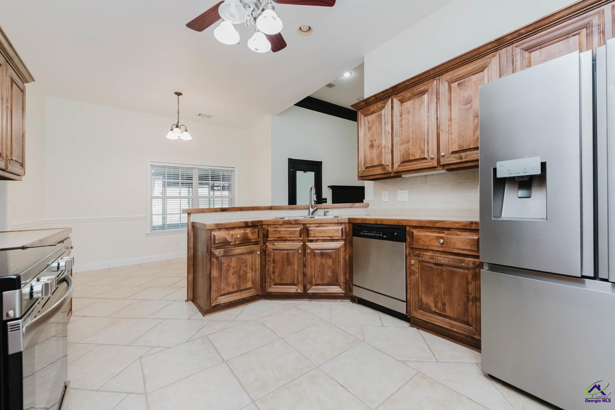 603 Woods Edge Way