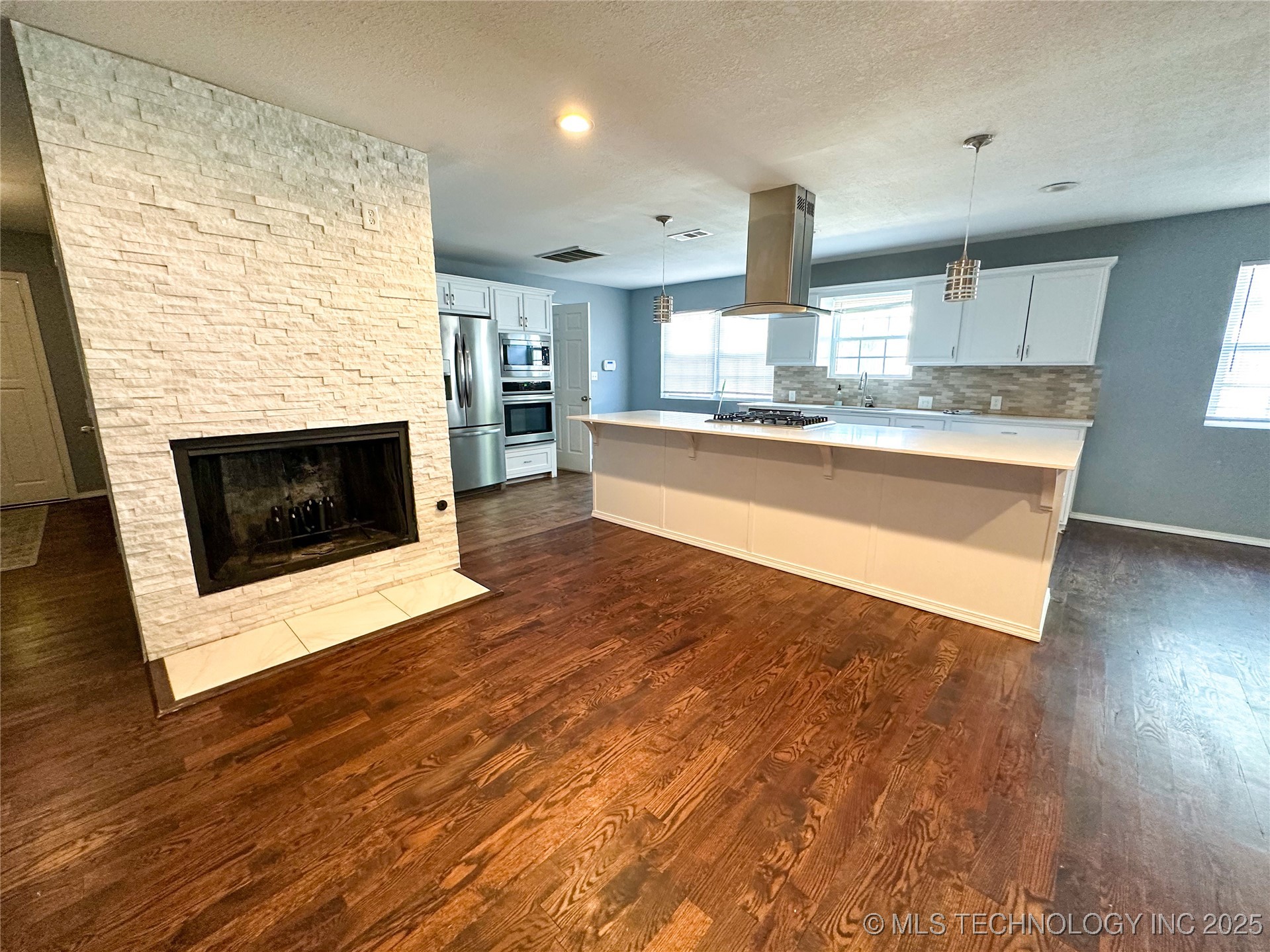 2305 W Independence Street