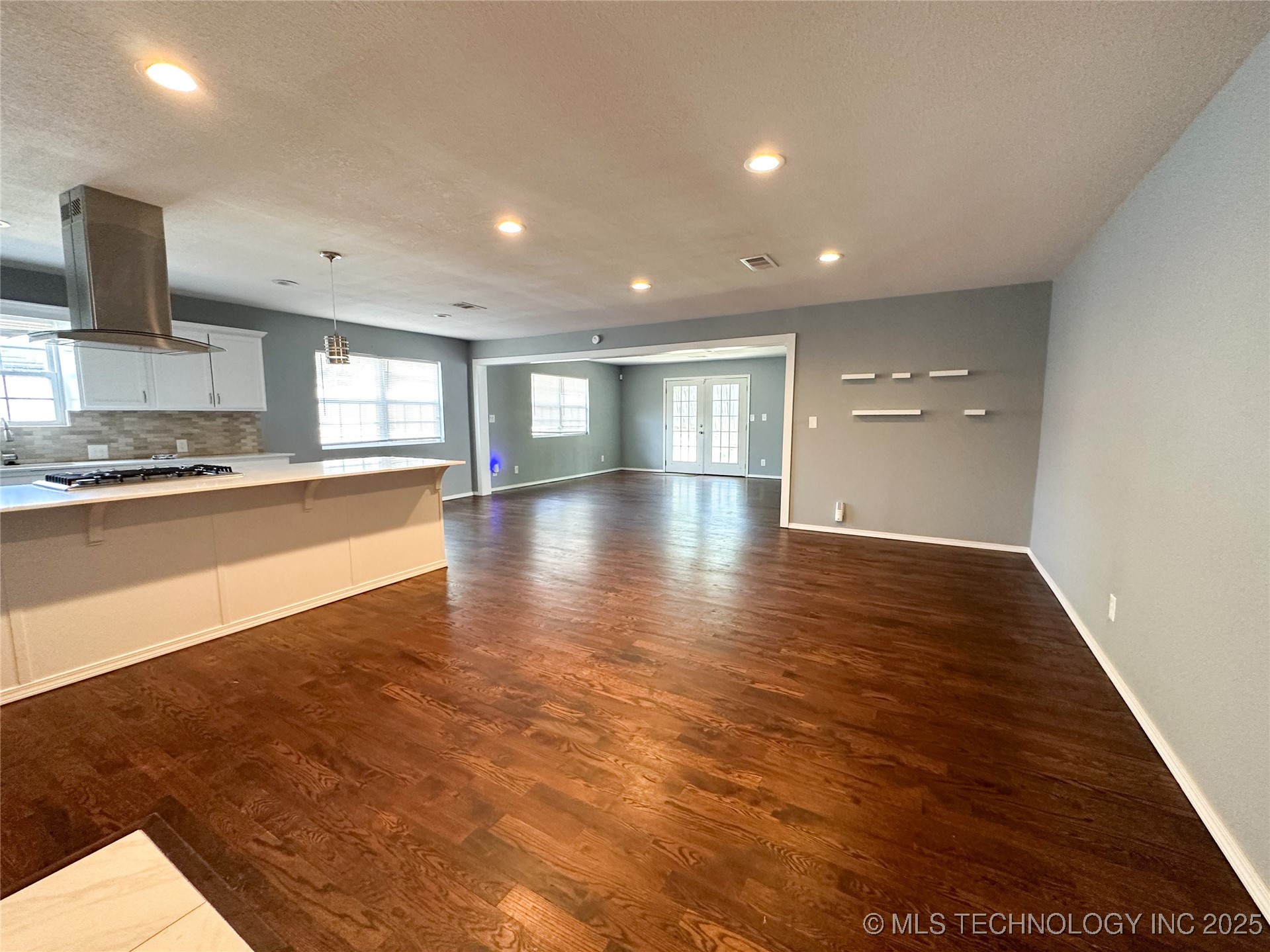 2305 W Independence Street