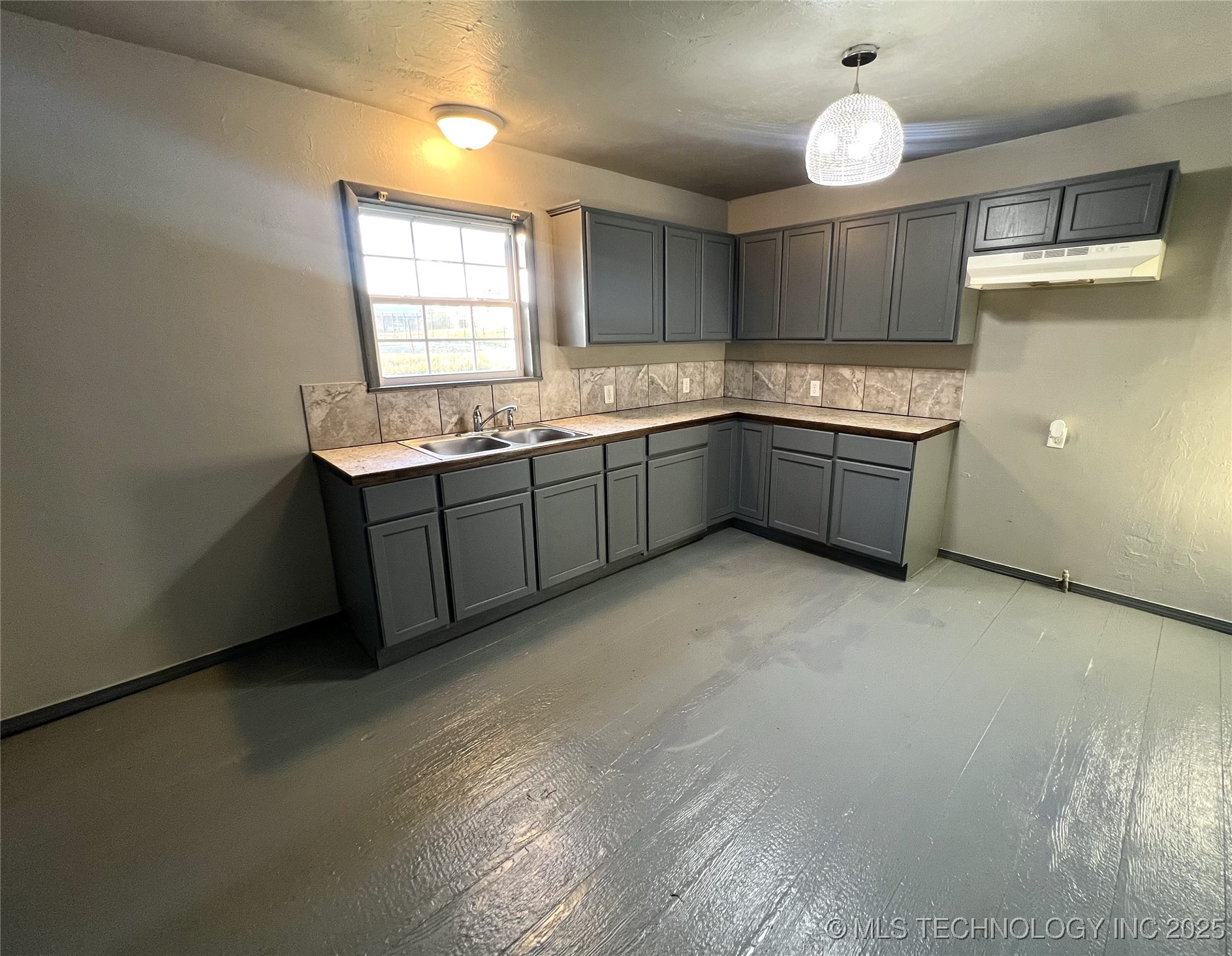 4610 N Detroit Avenue