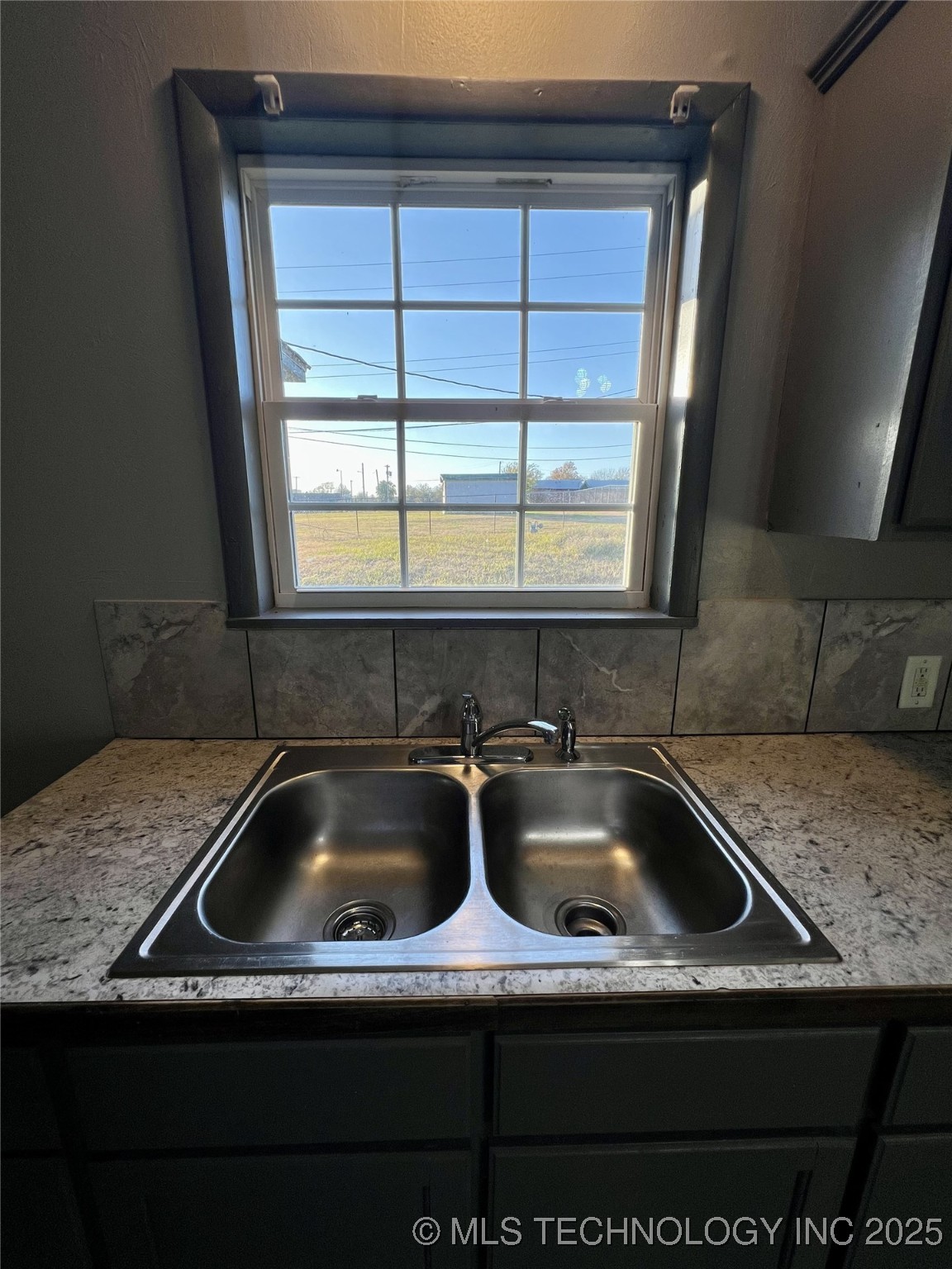 4610 N Detroit Avenue