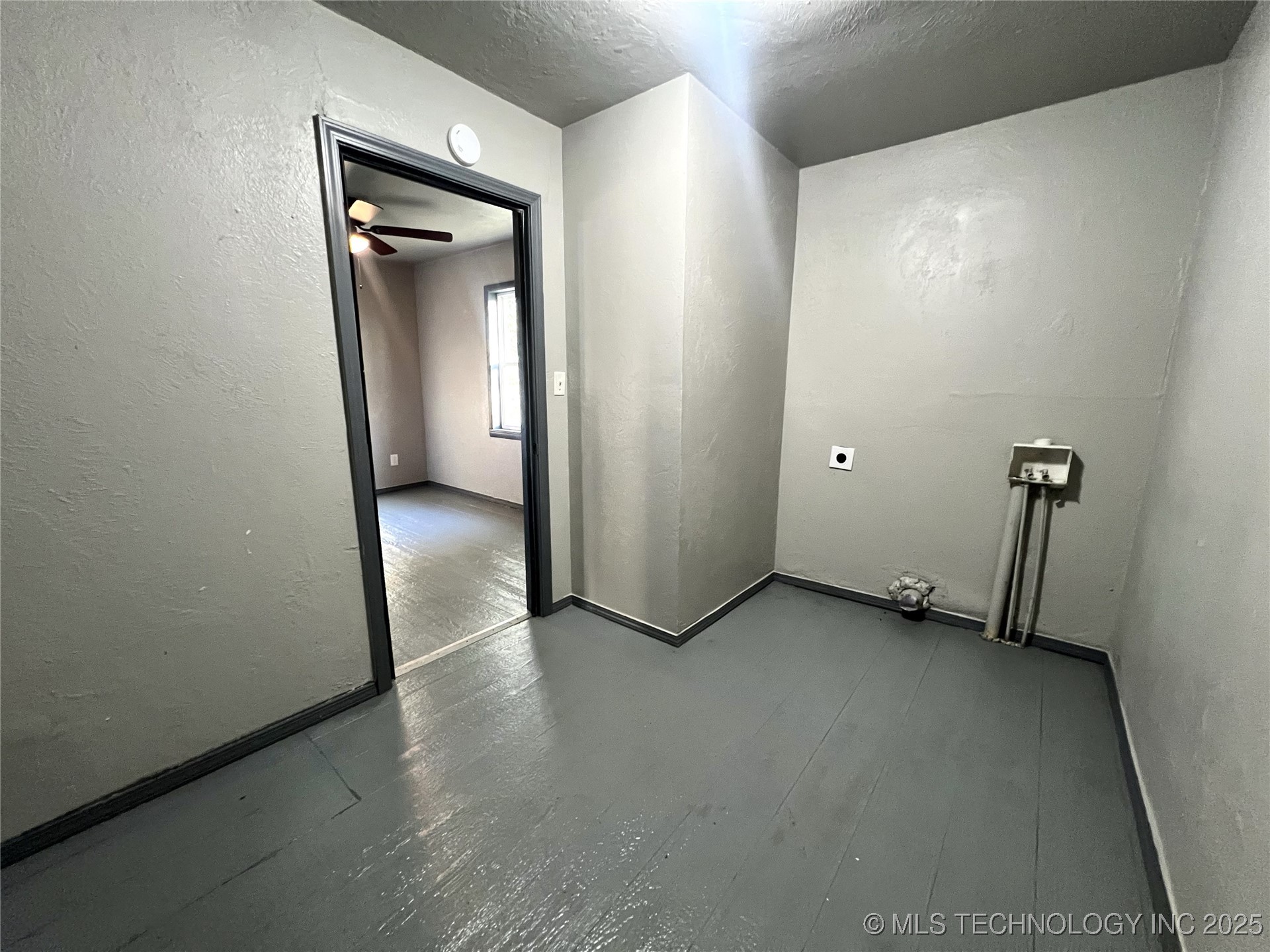 4610 N Detroit Avenue