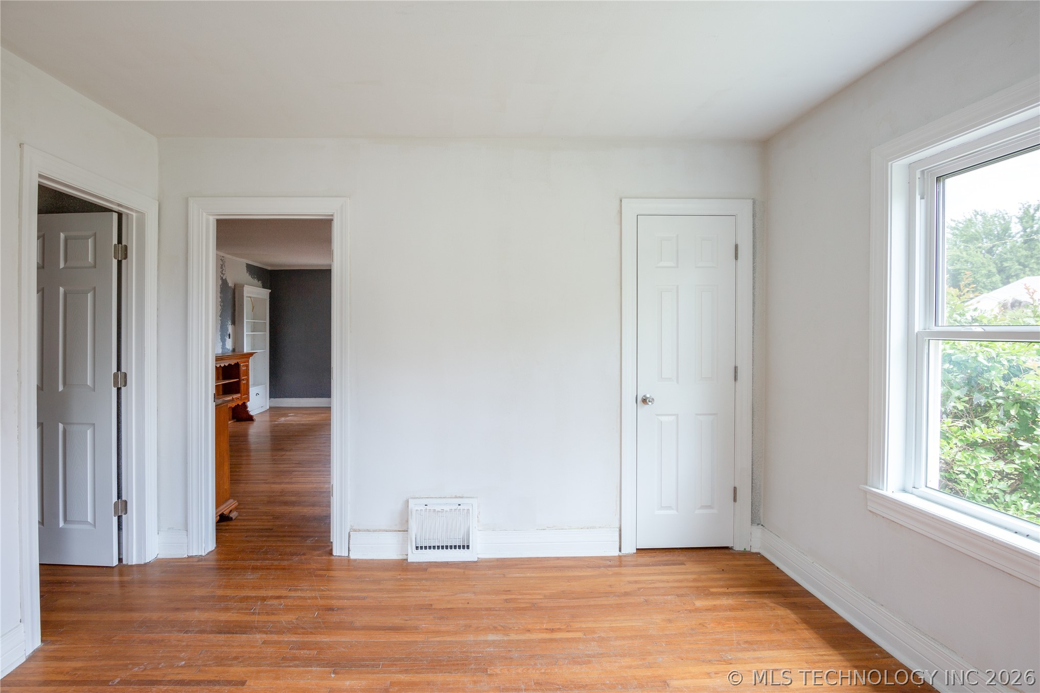 832 N College Avenue