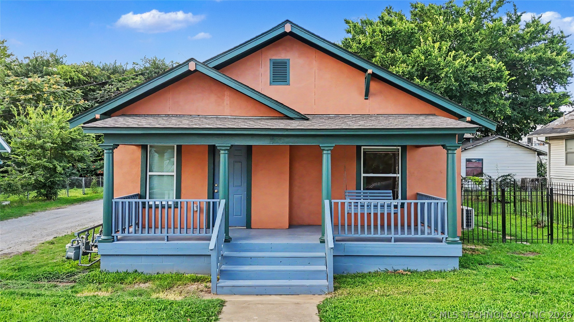 2015 E 2nd Street