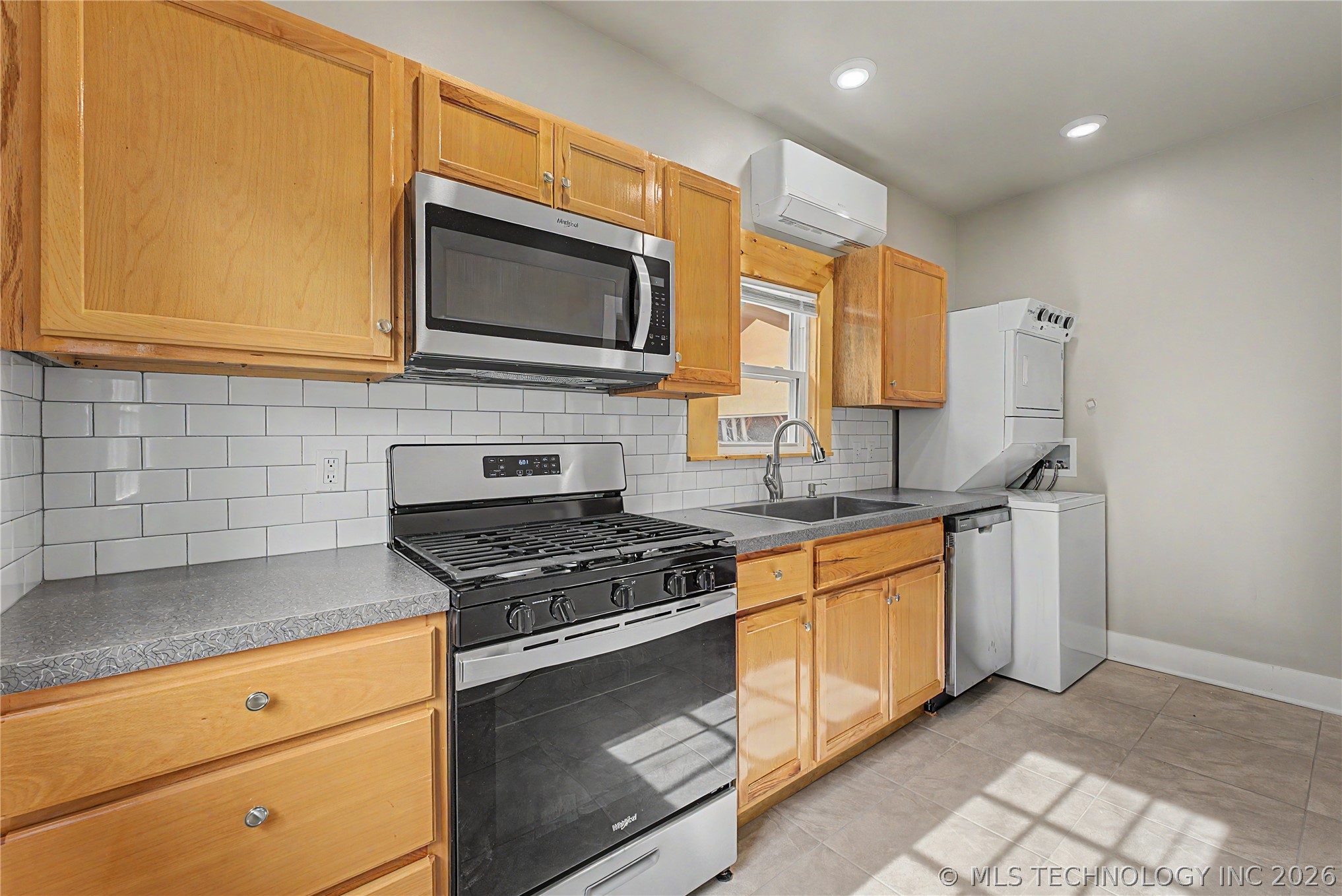 2015 E 2nd Street