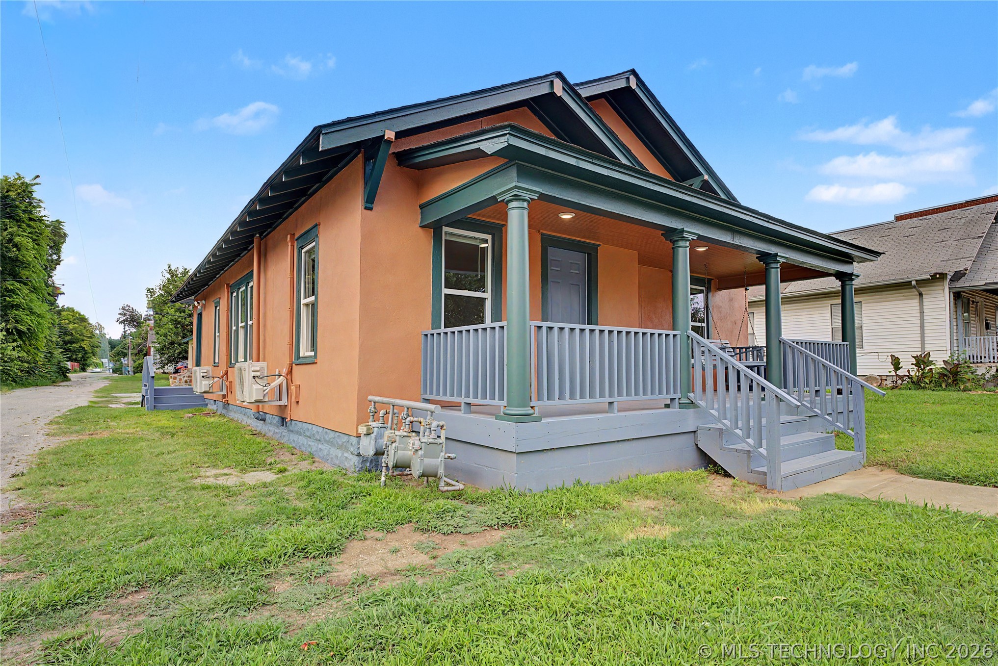 2015 E 2nd Street