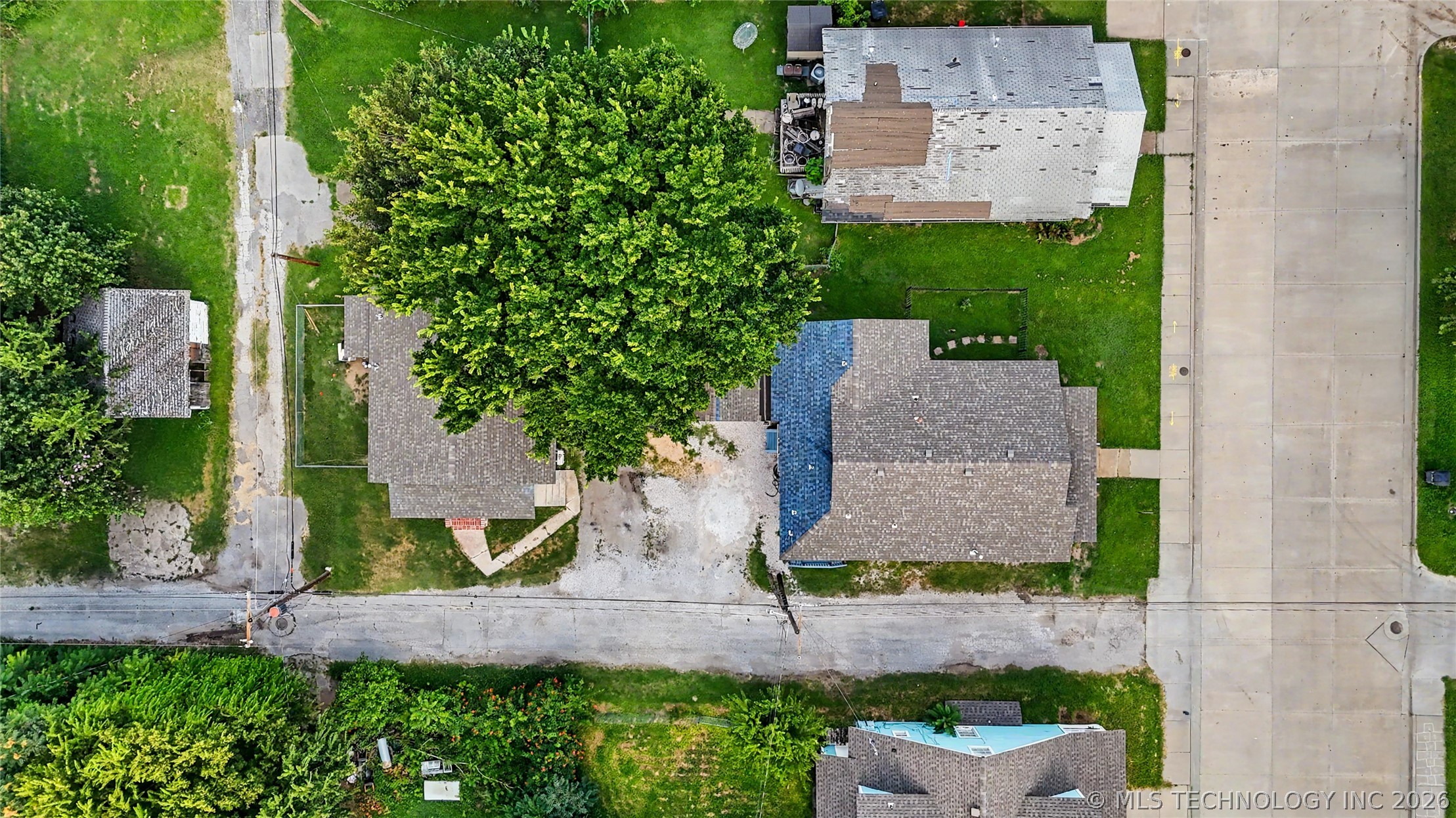 2015 E 2nd Street