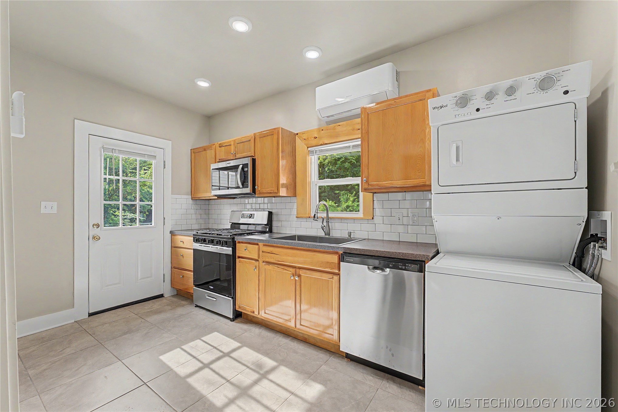 2015 E 2nd Street