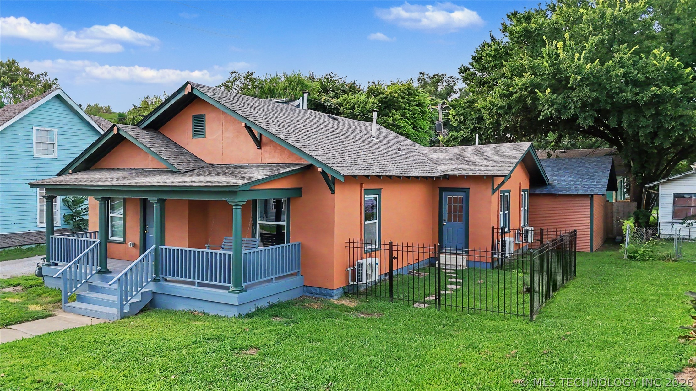 2015 E 2nd Street