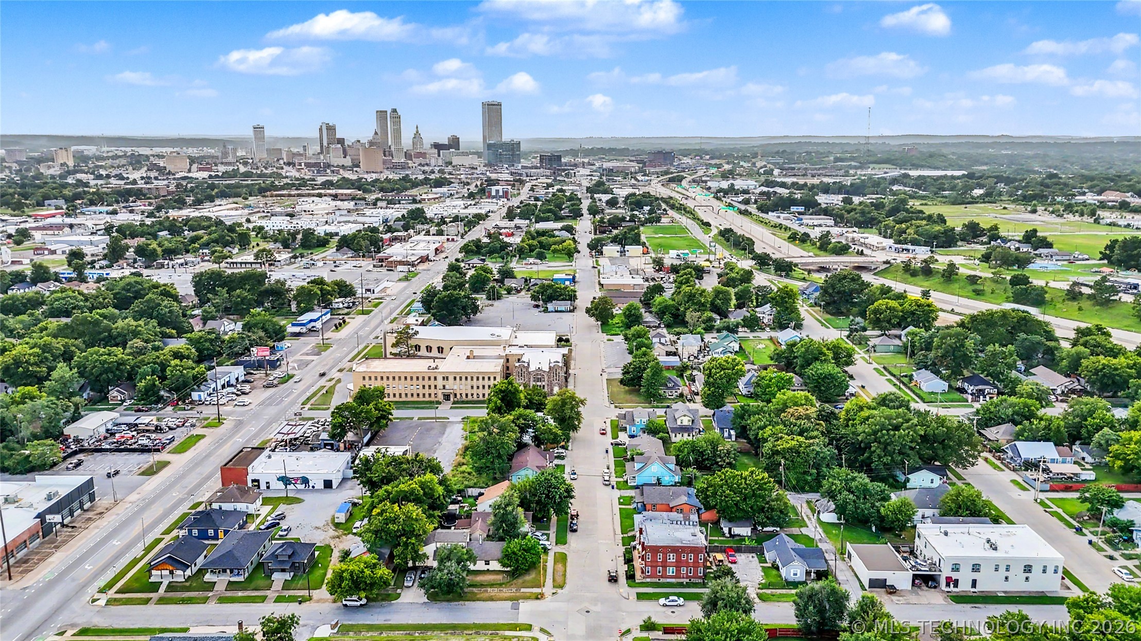 2015 E 2nd Street