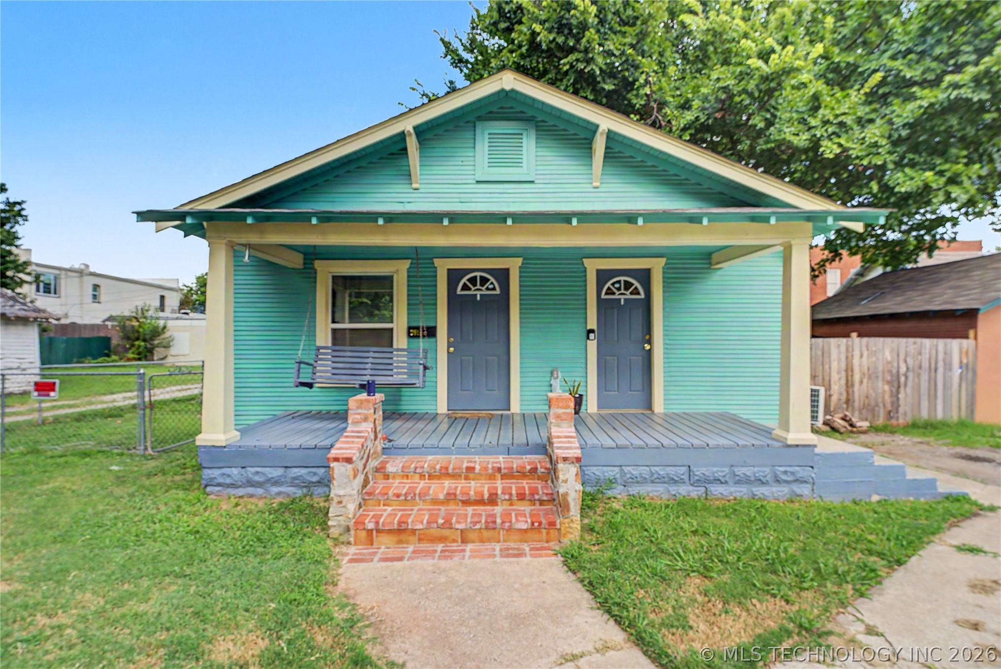 2015 E 2nd Street