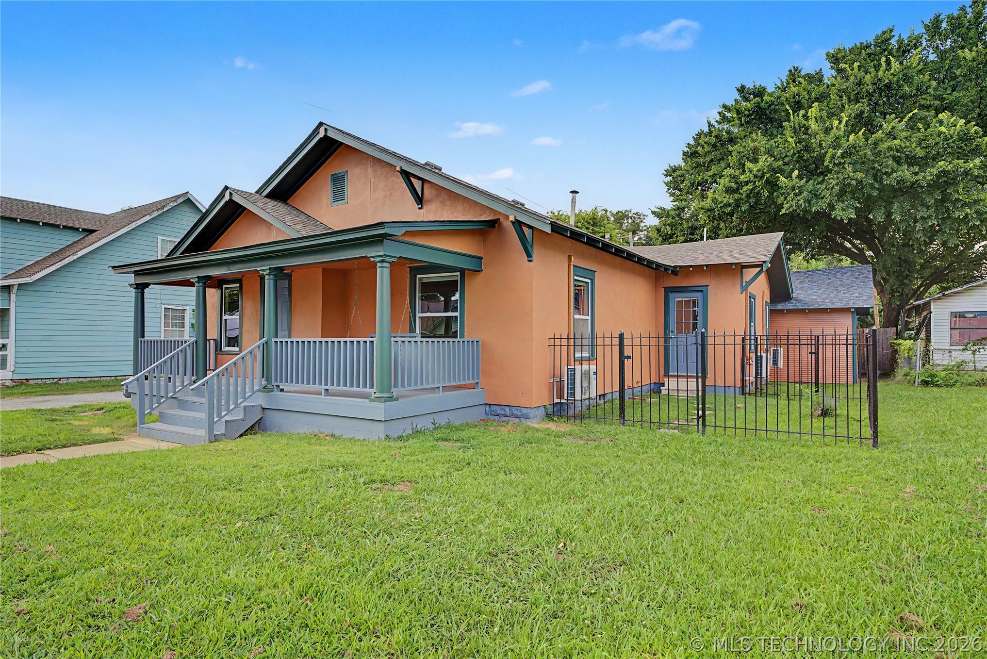 2015 E 2nd Street