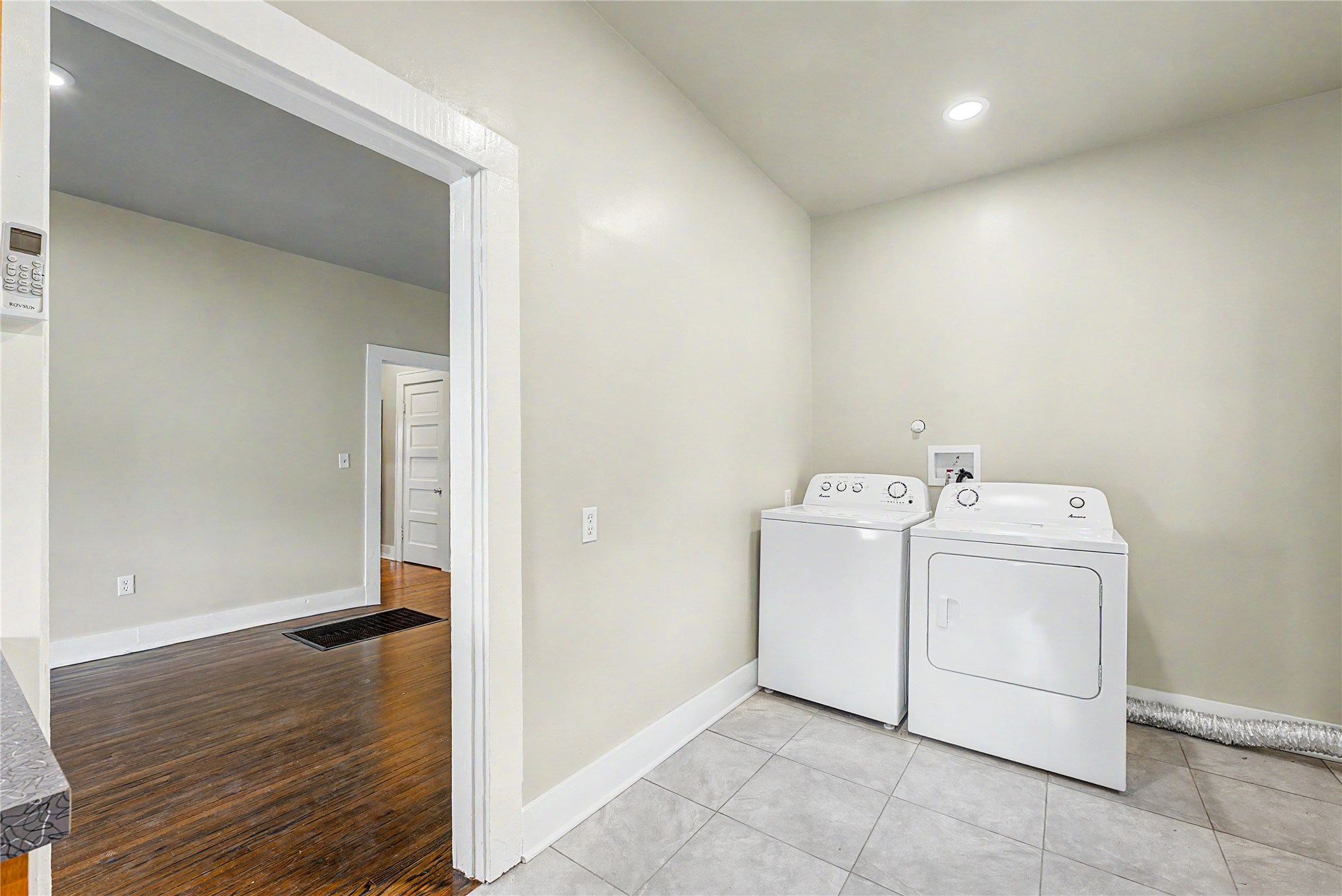 2015 E 2nd Street Unit B