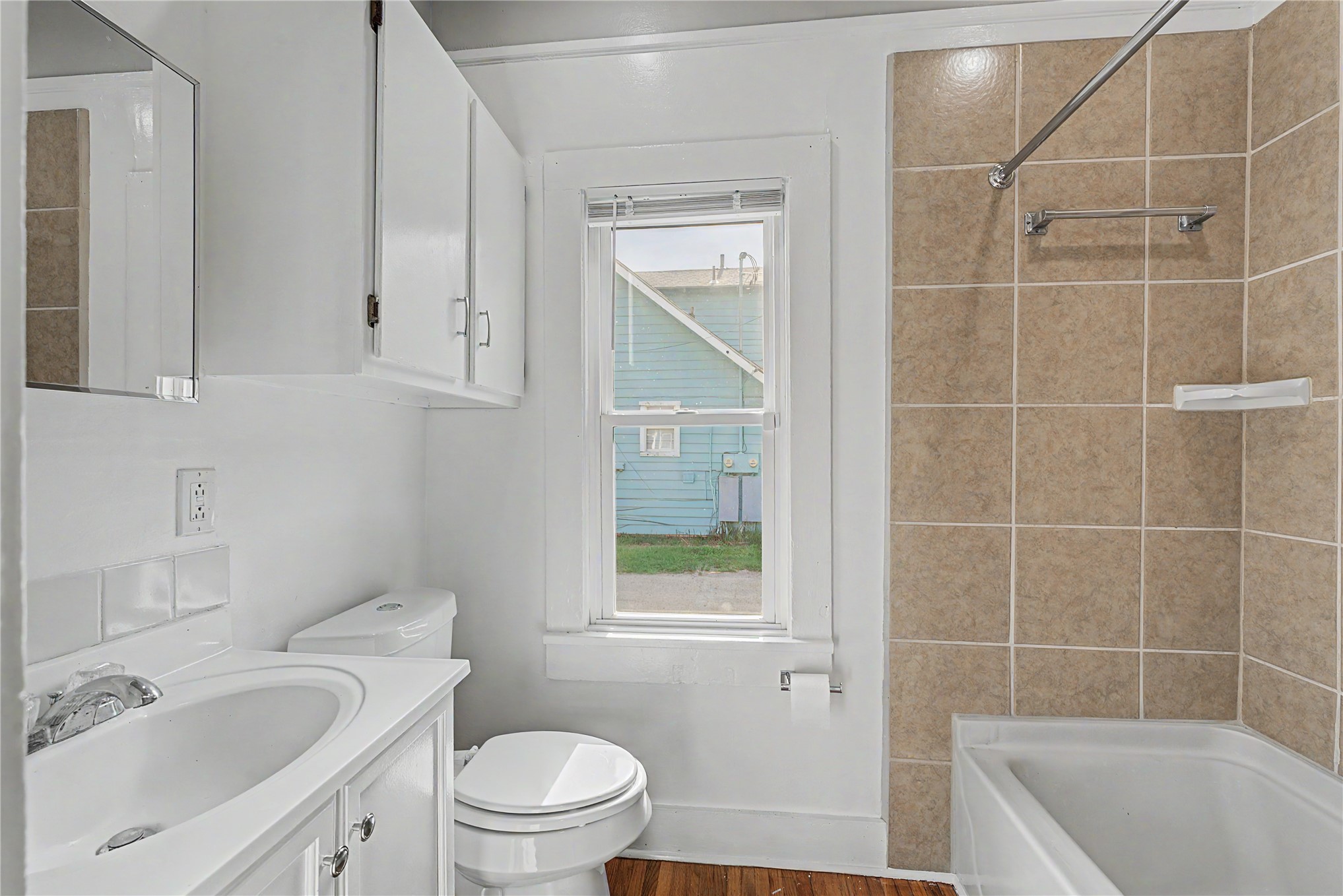 2015 E 2nd Street Unit A