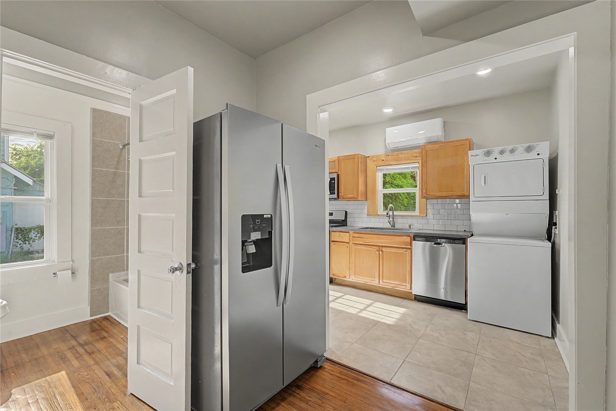 2015 E 2nd Street Unit A