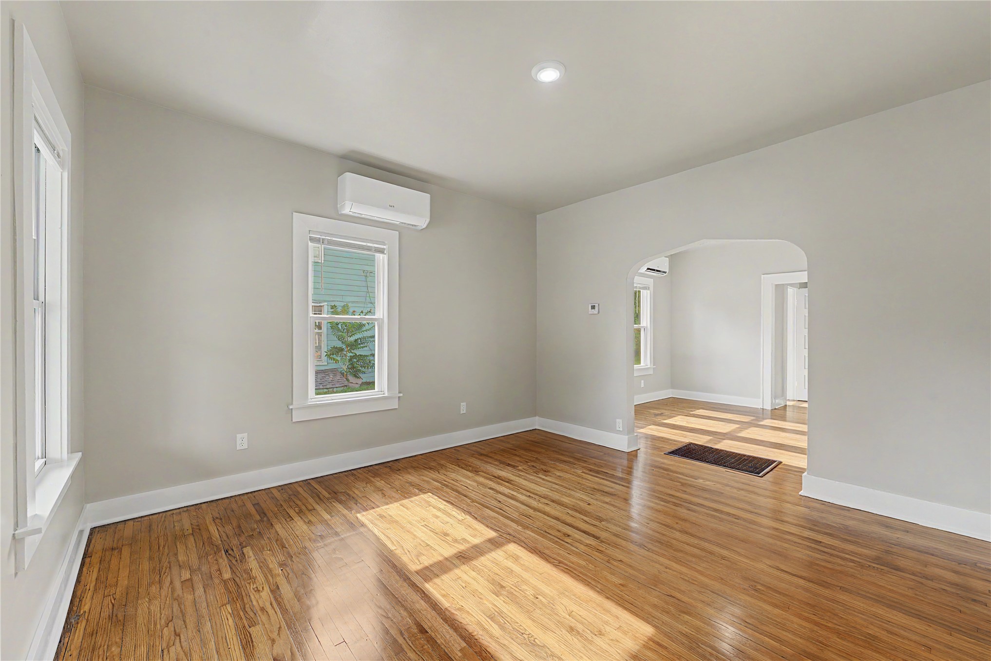 2015 E 2nd Street Unit A