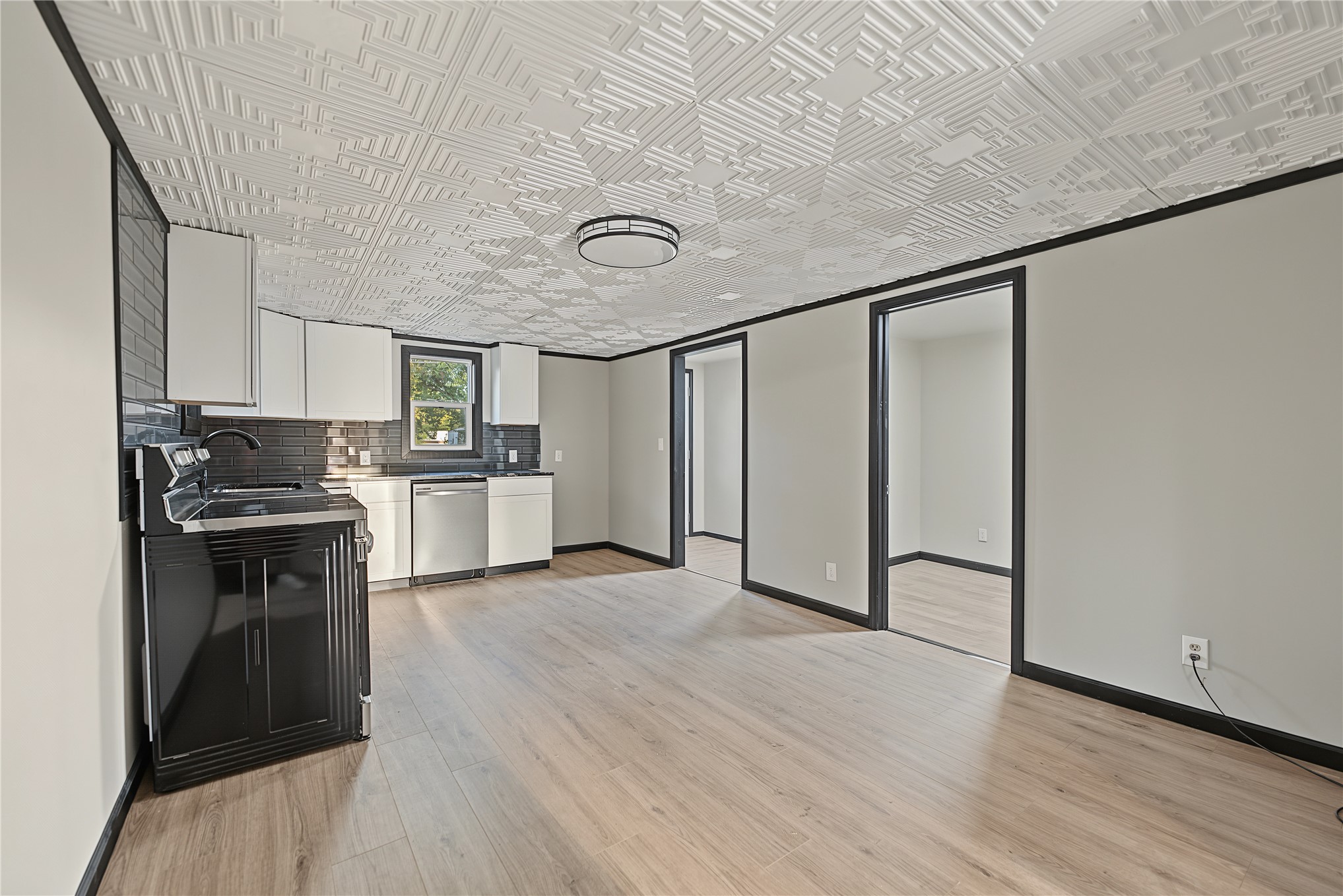 126 N Seminole Avenue