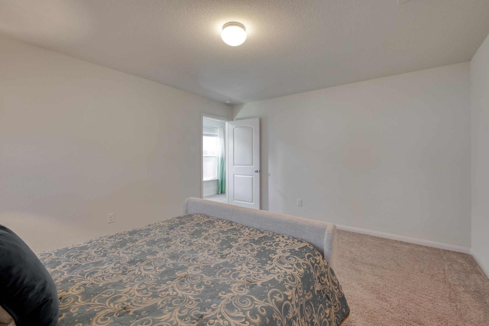 1436 Breanna LN