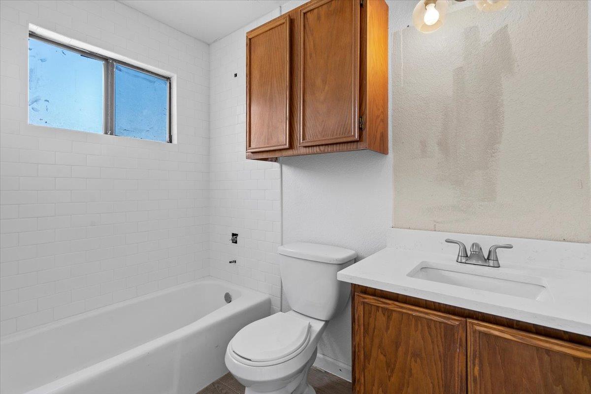 1312 Zephyr LN