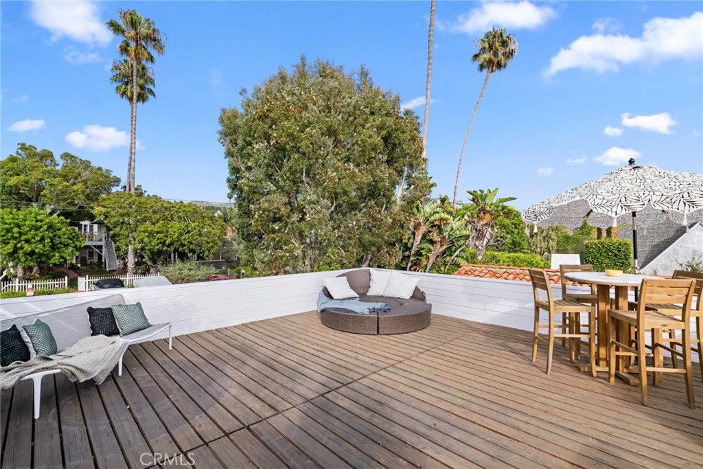 1143 Catalina Street