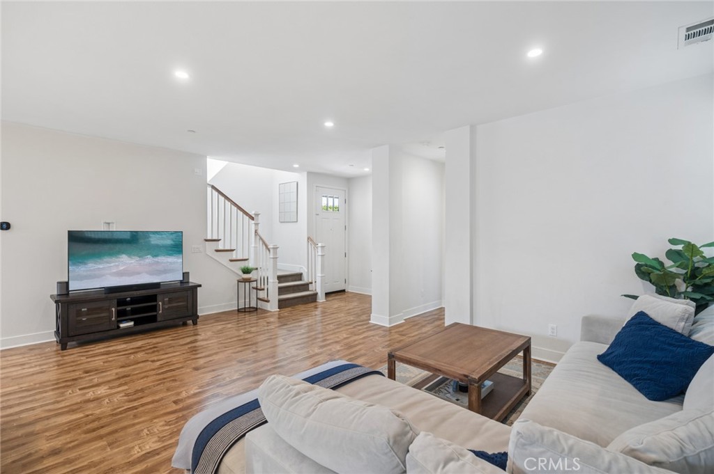 163 Flower Street B