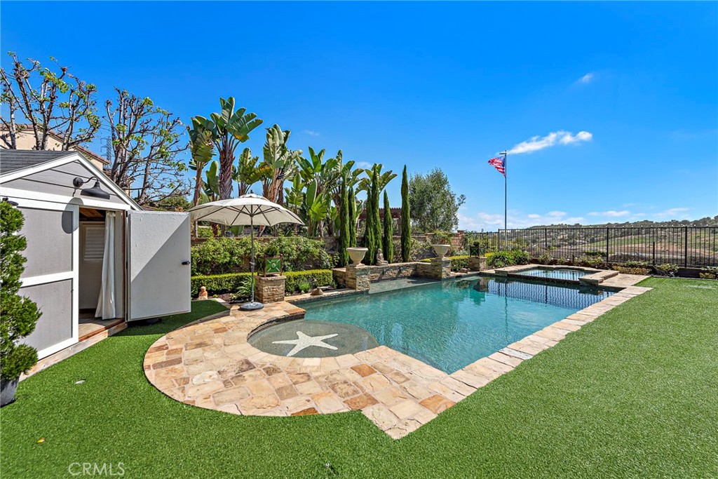 17 Christopher Street