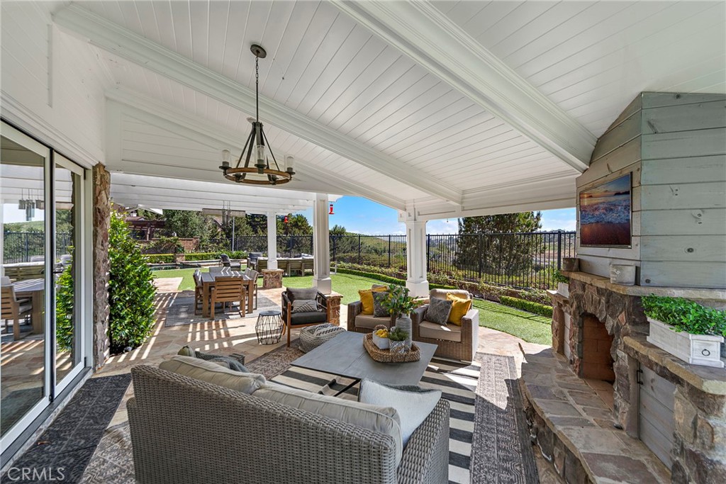 17 Christopher Street