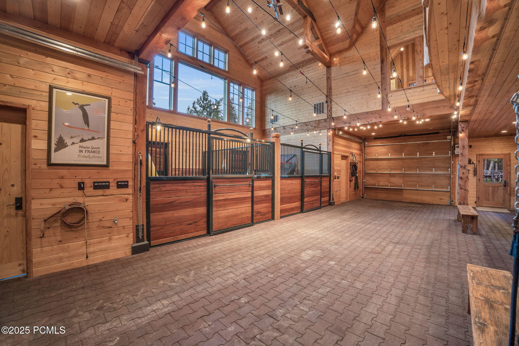 2500 W White Pine Lane