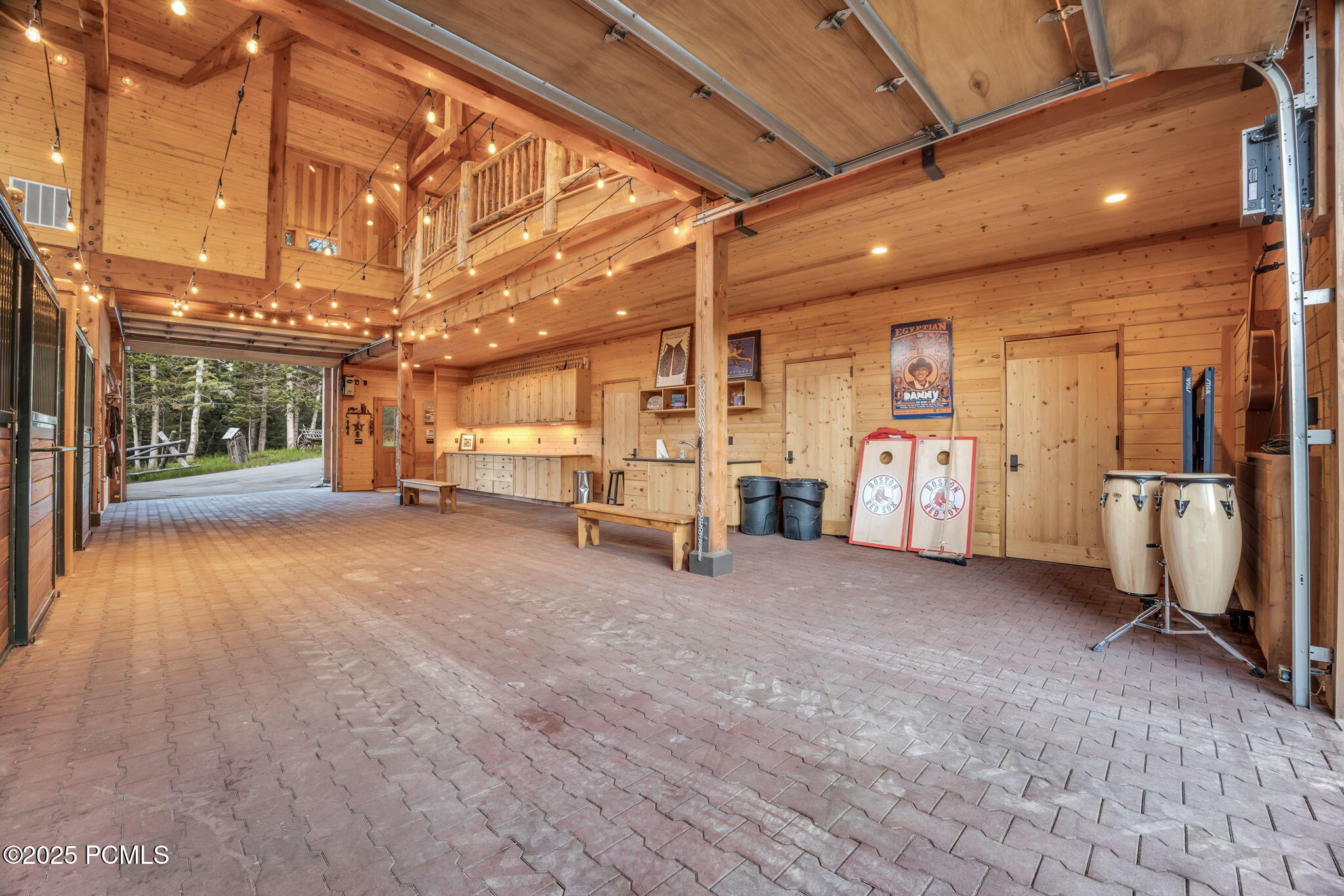 2500 W White Pine Lane