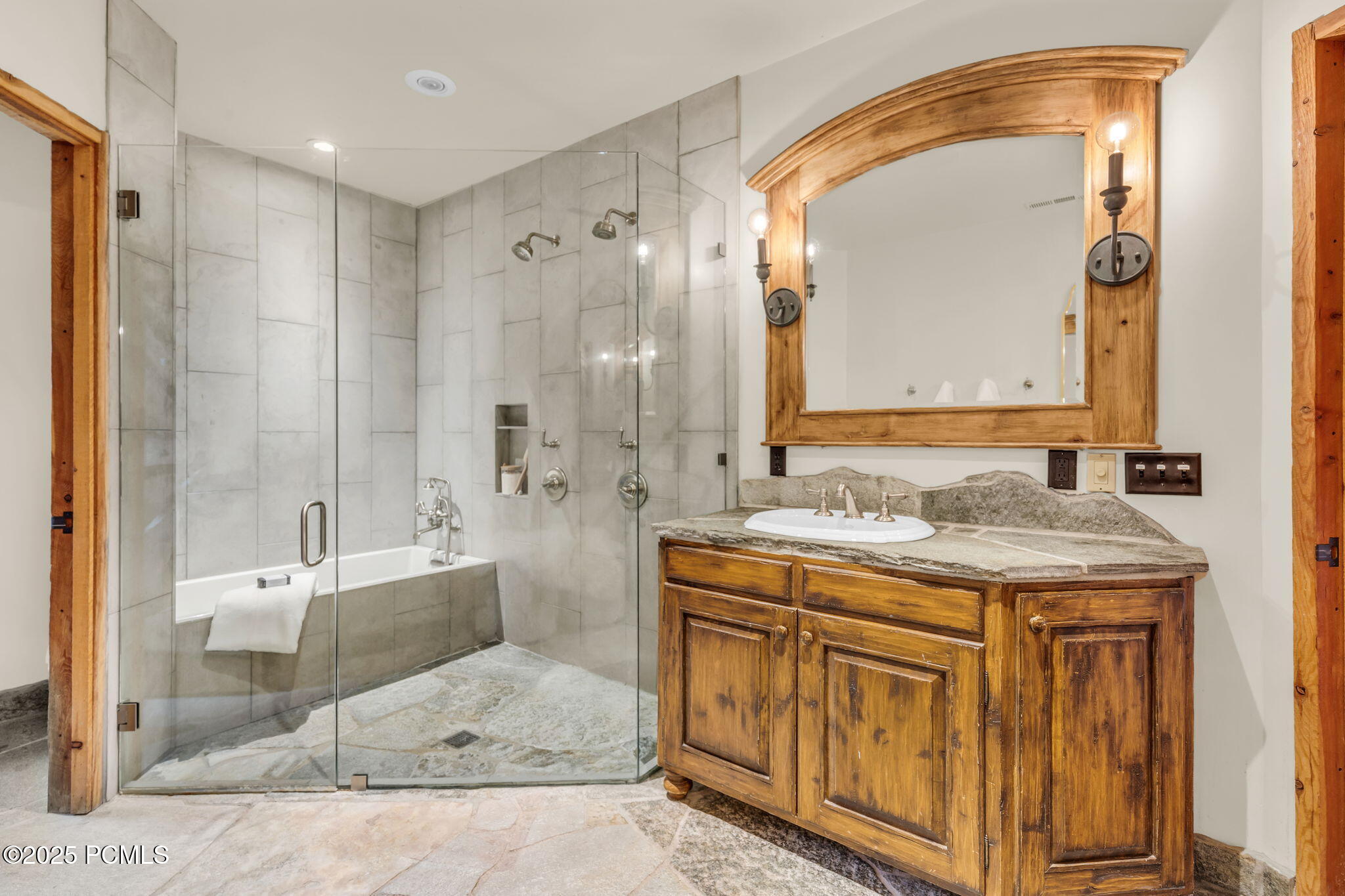 2500 W White Pine Lane