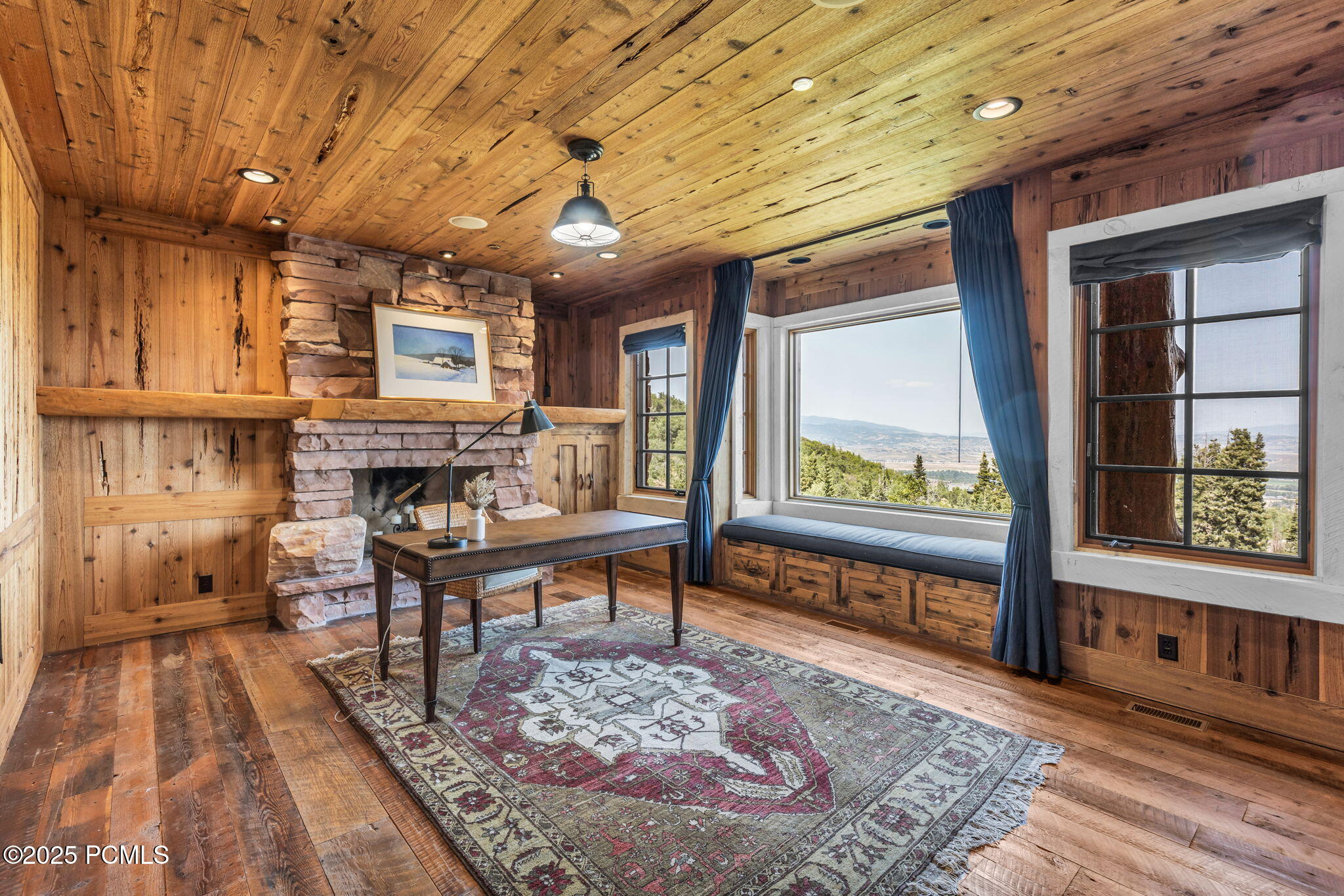 2500 W White Pine Lane