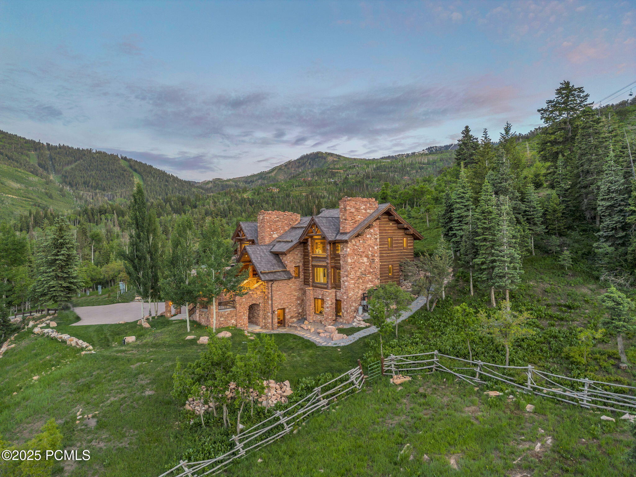 2500 W White Pine Lane