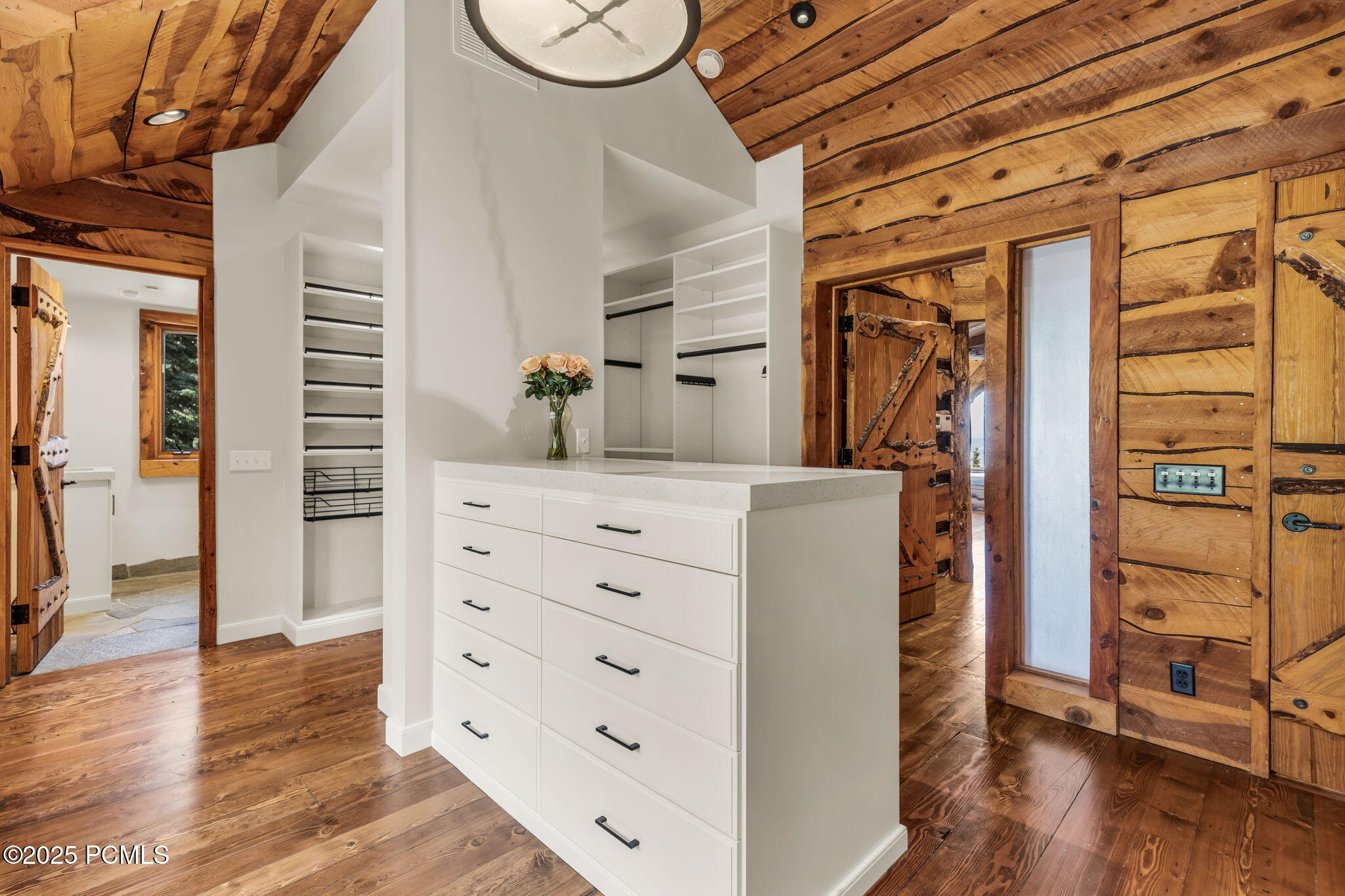 2500 W White Pine Lane