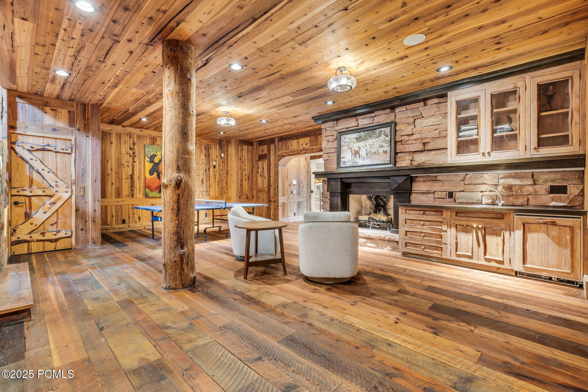 2500 W White Pine Lane