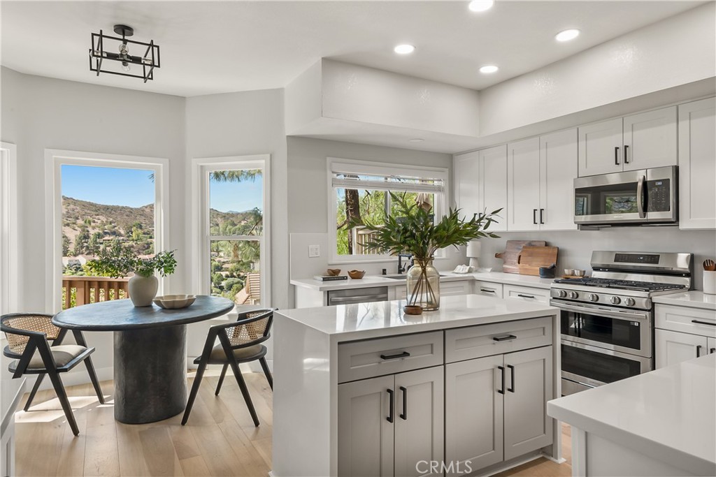3315 View Pointe
