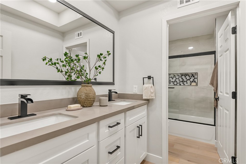3315 View Pointe