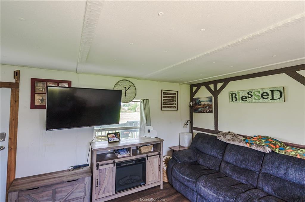 835 County Road 182