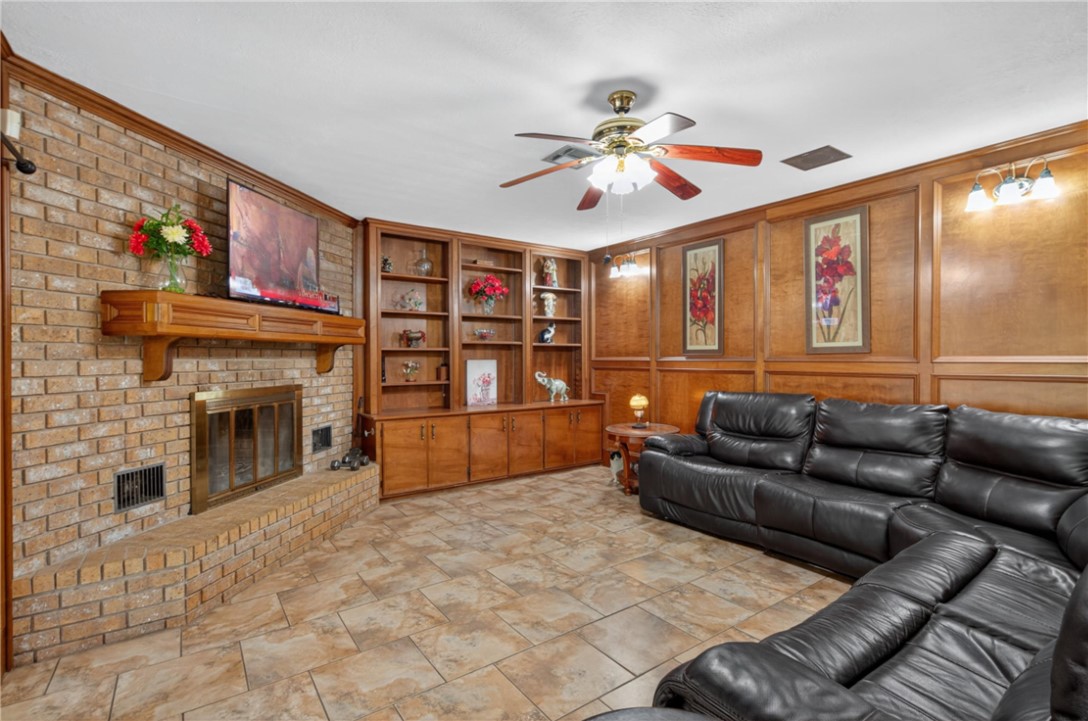 3501 Broad Oak Circle