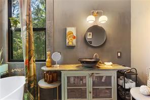 1301 Private Road 3591