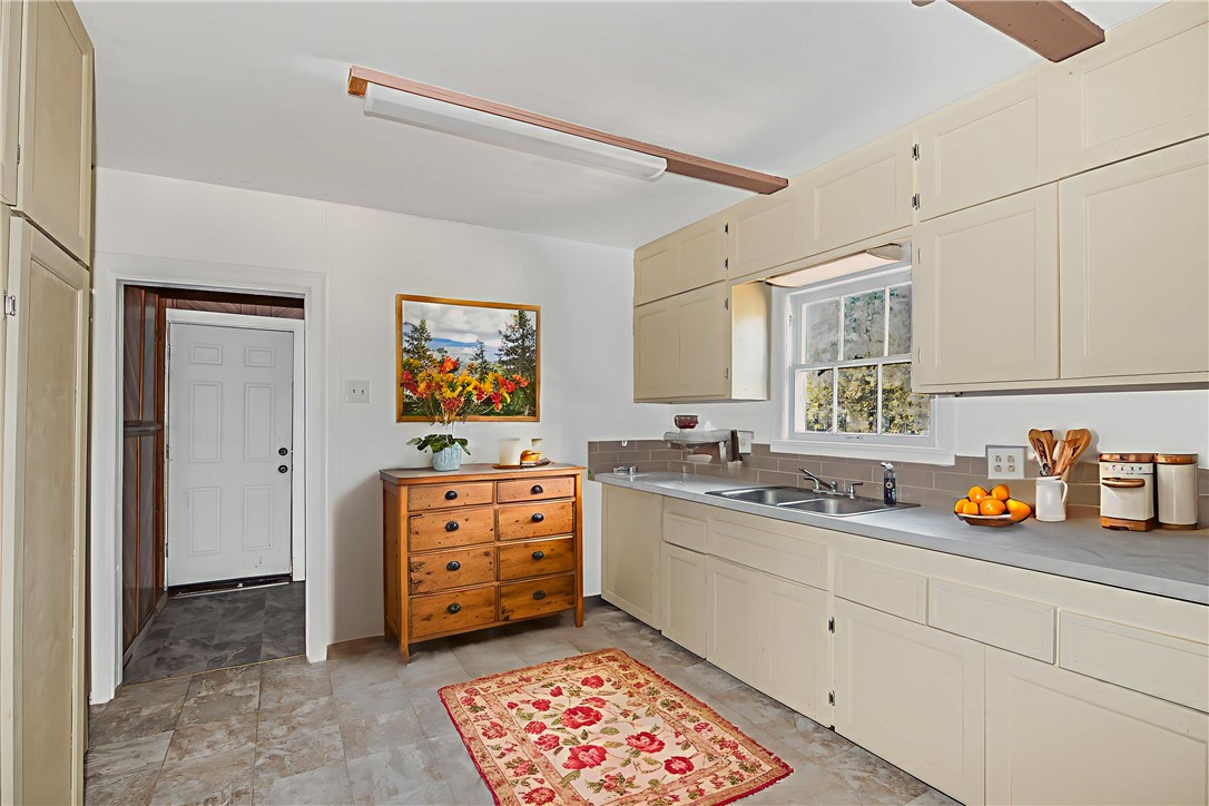 1207 East 27th Street